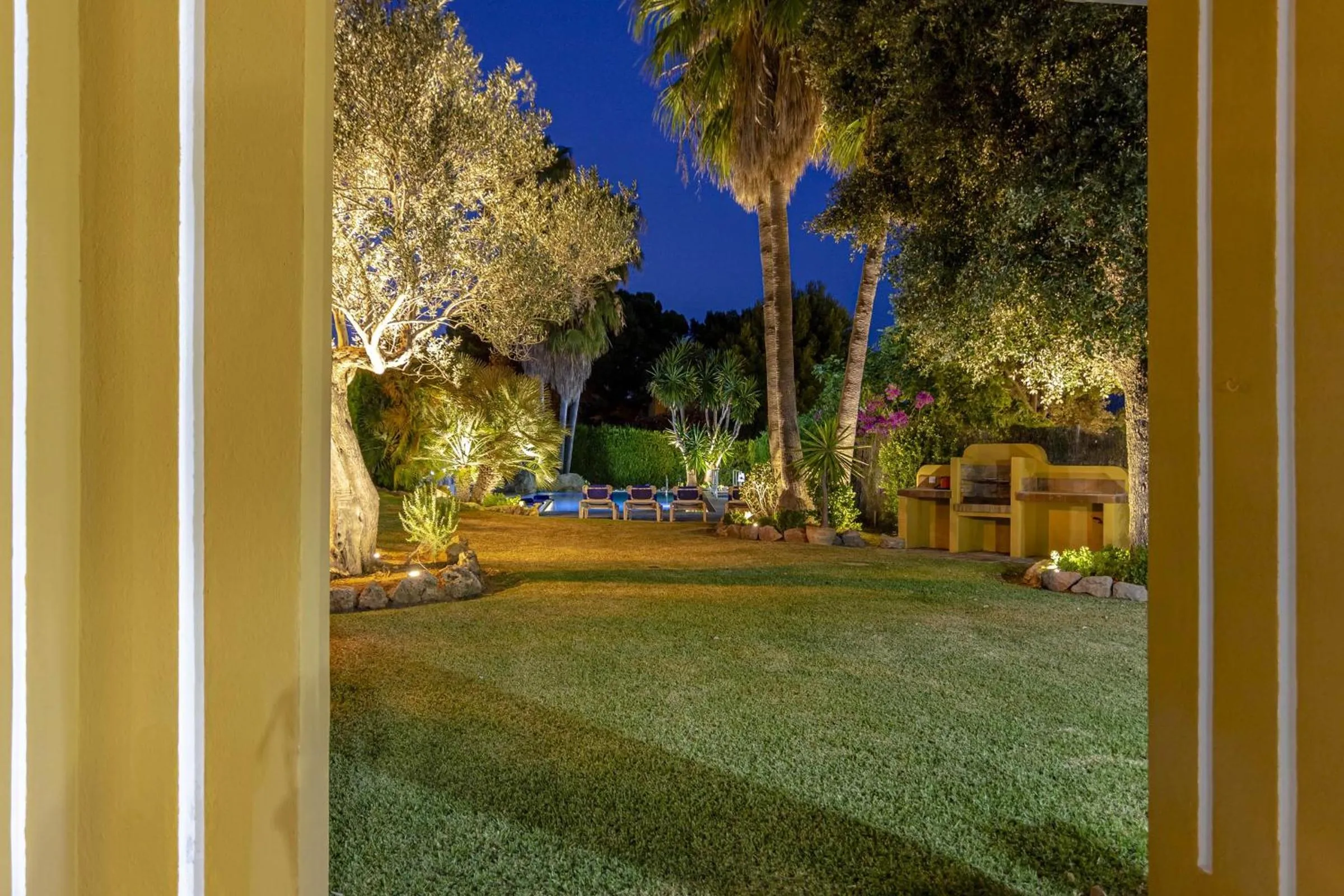 Night in Villa Formosa