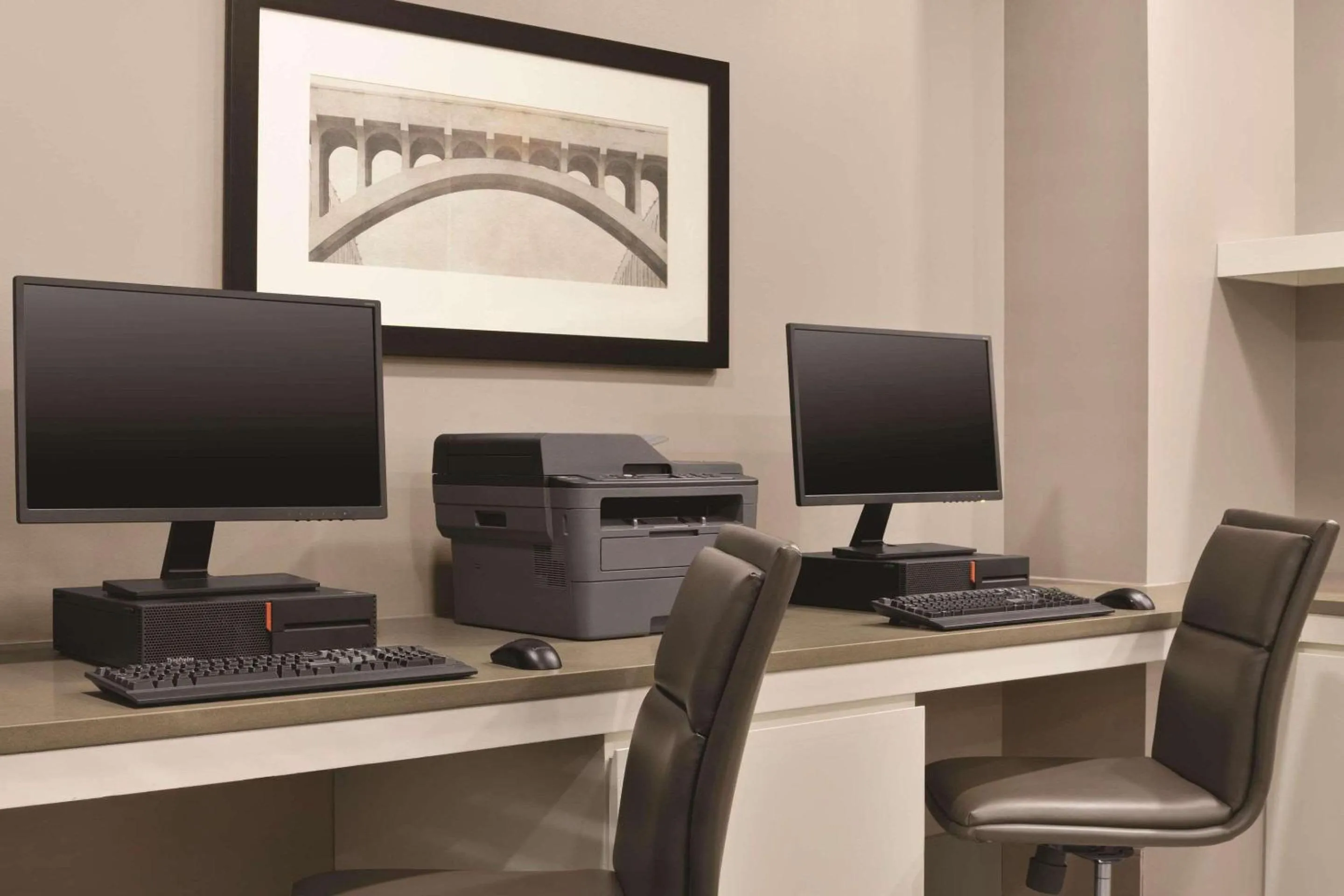 Business facilities in Country Inn & Suites by Radisson, Belleville, ON