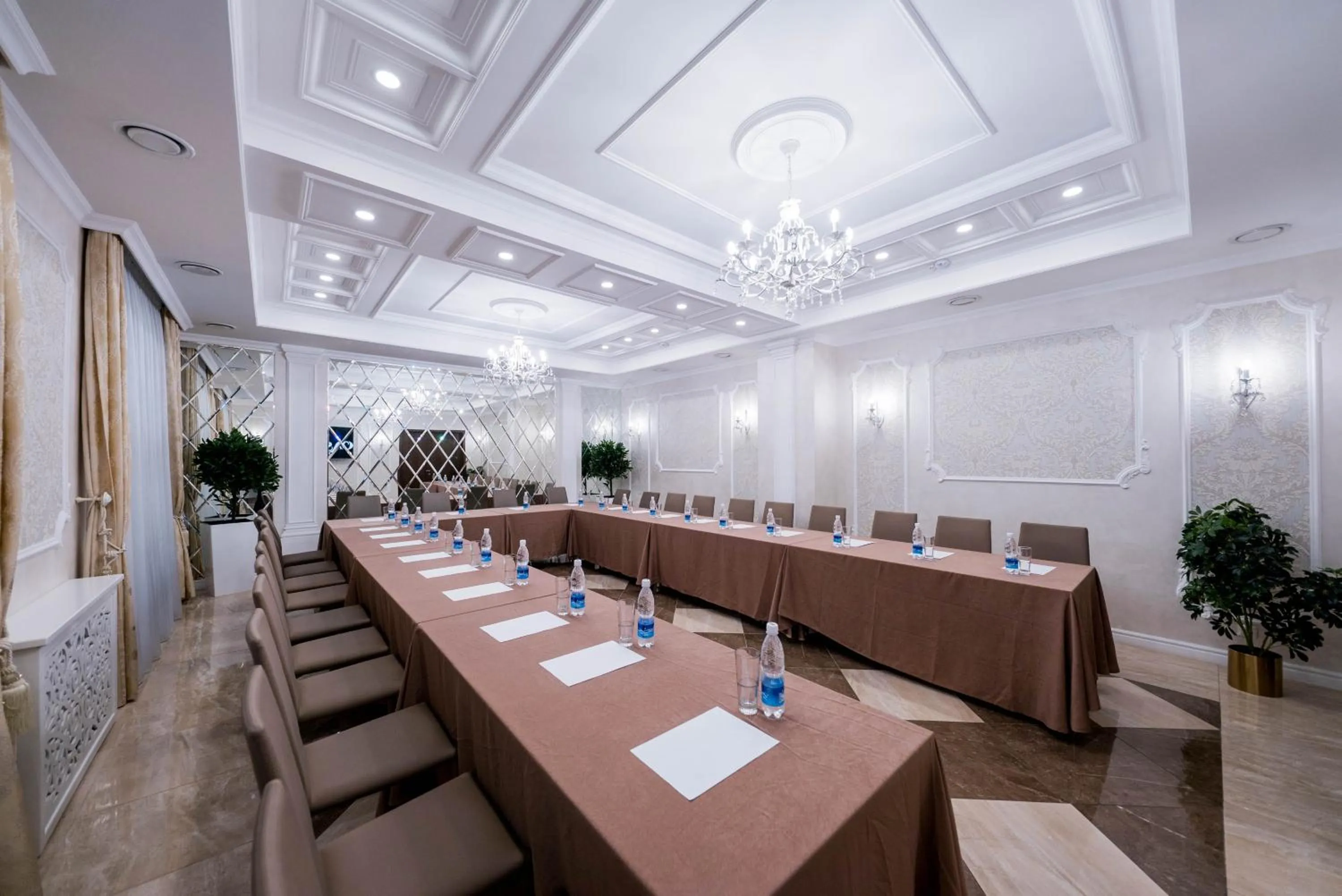 Business facilities in Oasis Residence