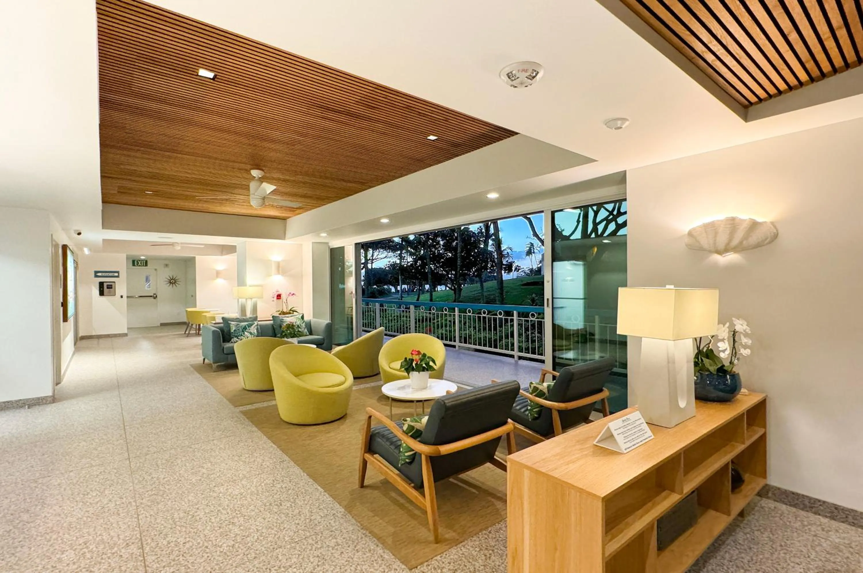 Lobby or reception in Waikiki Shore by OUTRIGGER