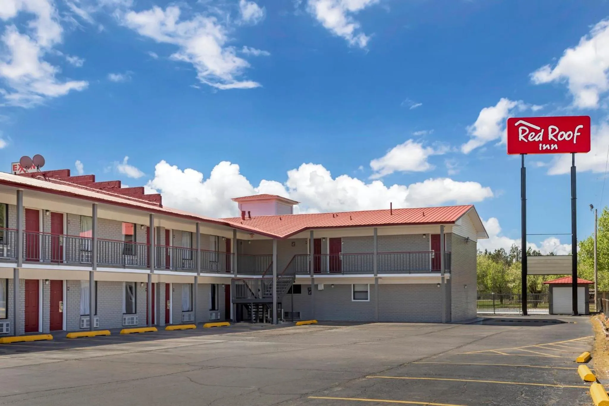 Property building in Red Roof Inn Hope