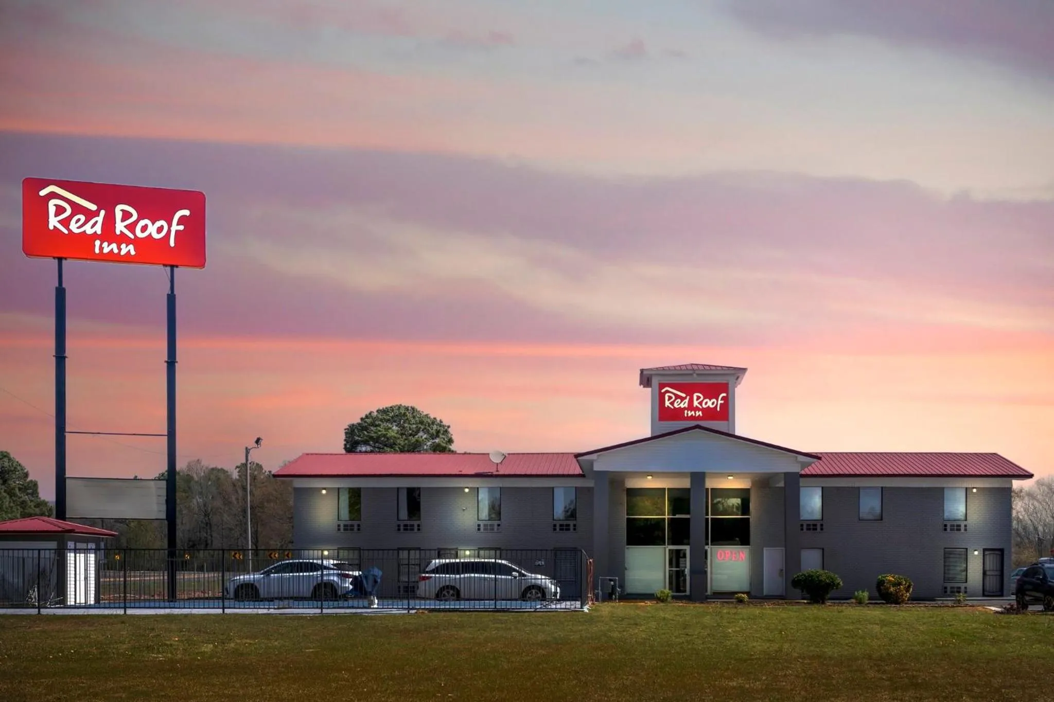 Property building in Red Roof Inn Hope