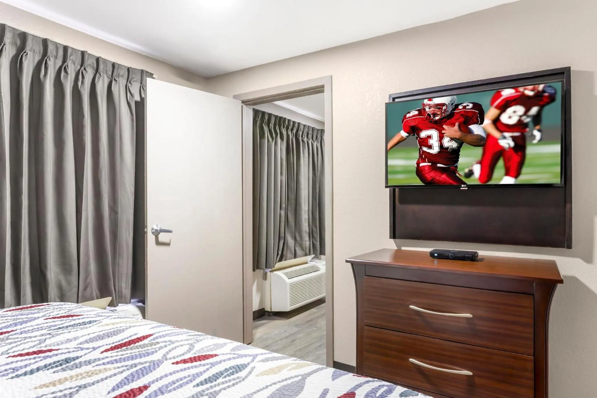 Bedroom, Bed in Red Roof Inn Hope