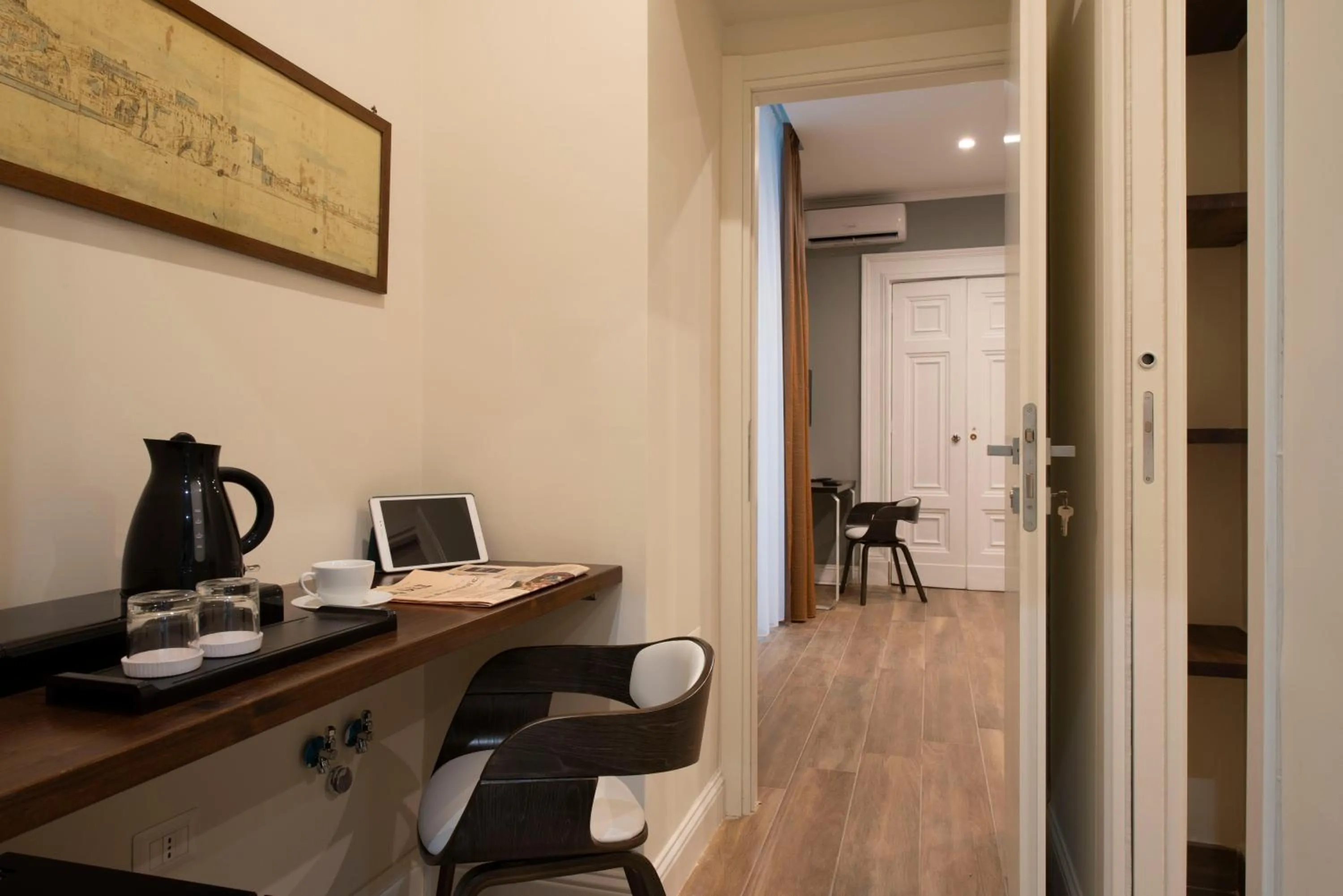 Coffee/tea facilities in Dante Maison de Prestige