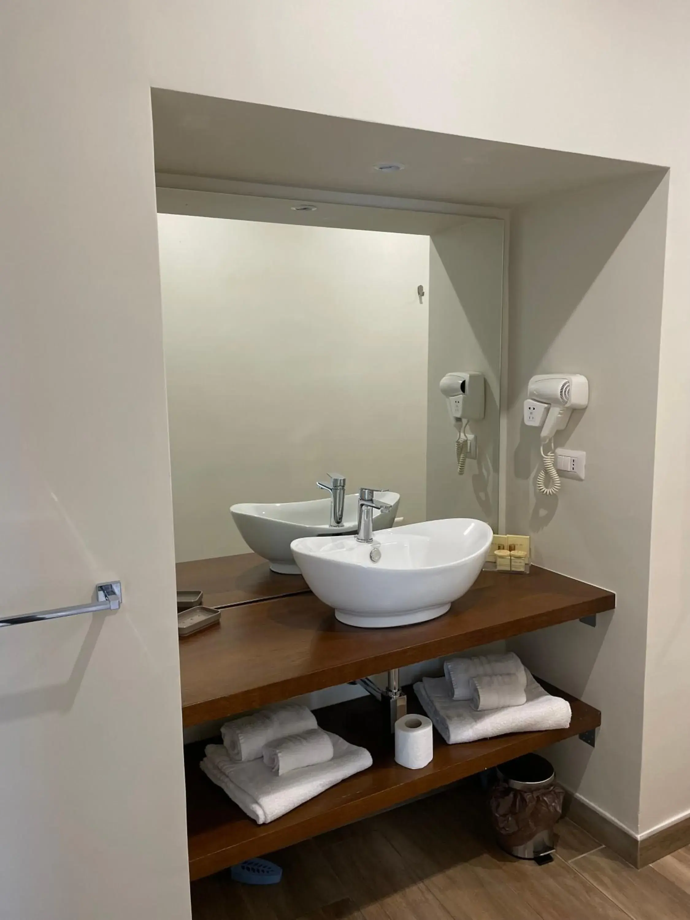 Double or Twin Room with Extra Bed in Dante Maison de Prestige Double or Twin Room with Extra Bed in Dante Maison de Prestige