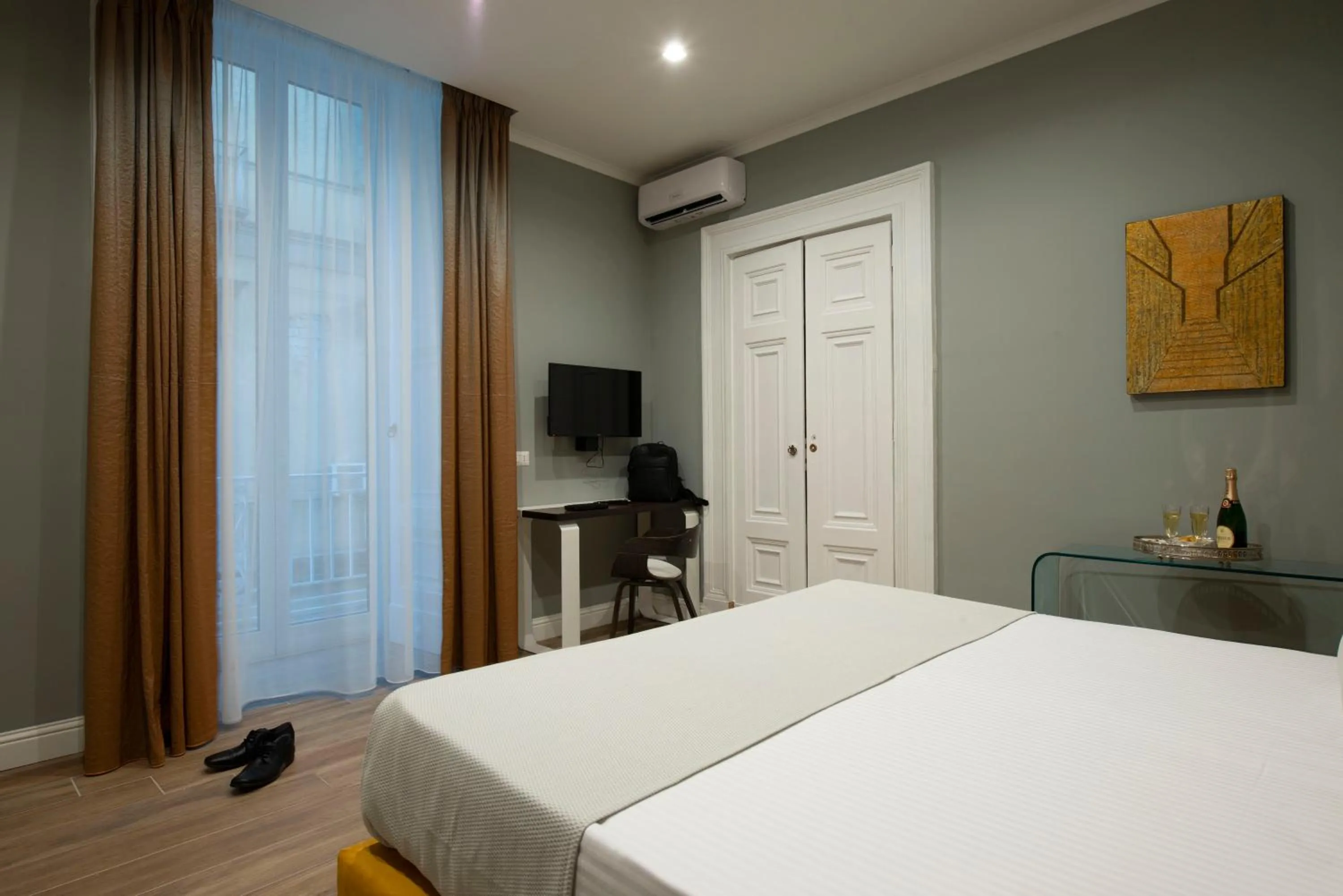 Bedroom, Bed in Dante Maison de Prestige