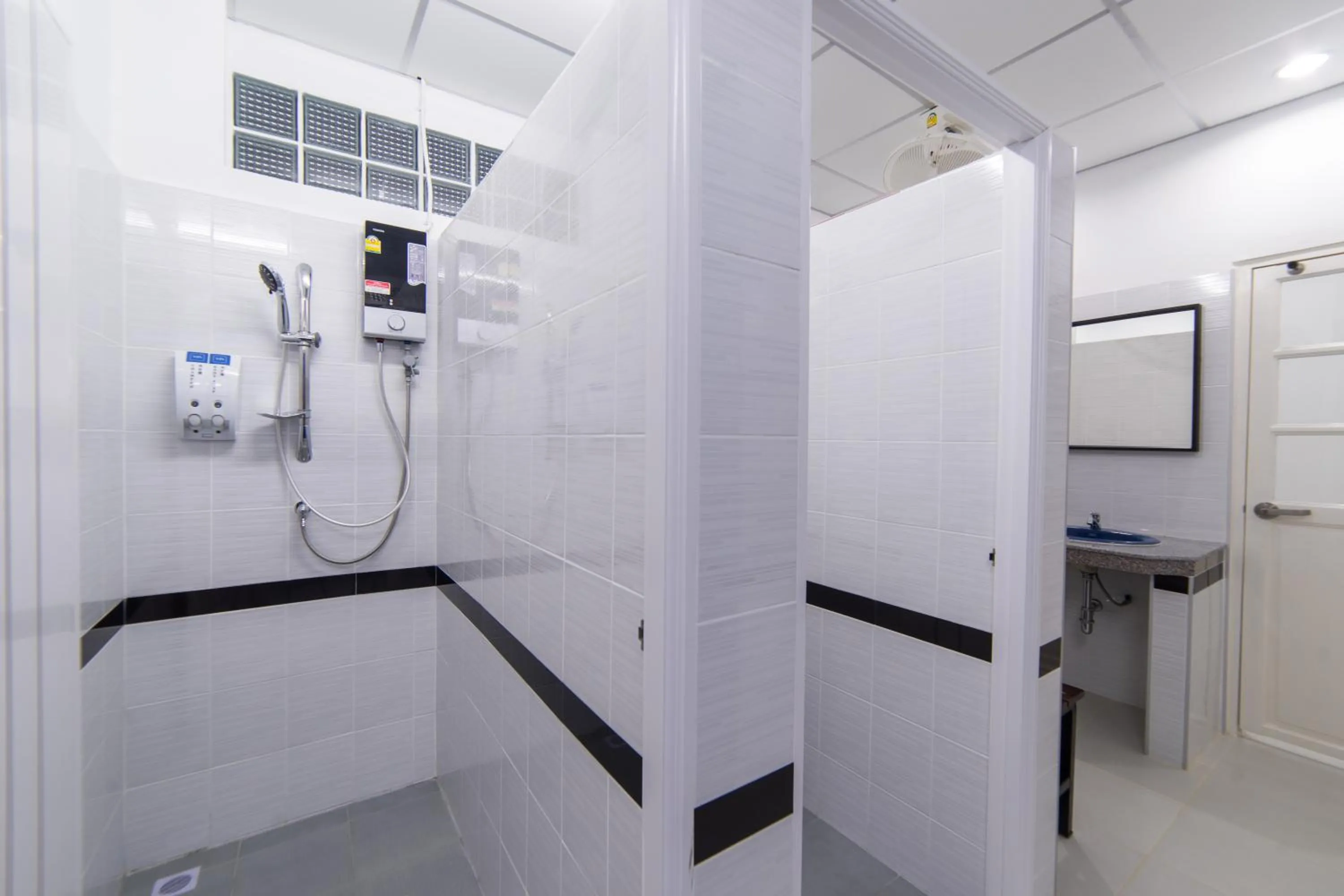 Bathroom in Napa Hostel Samrong Station