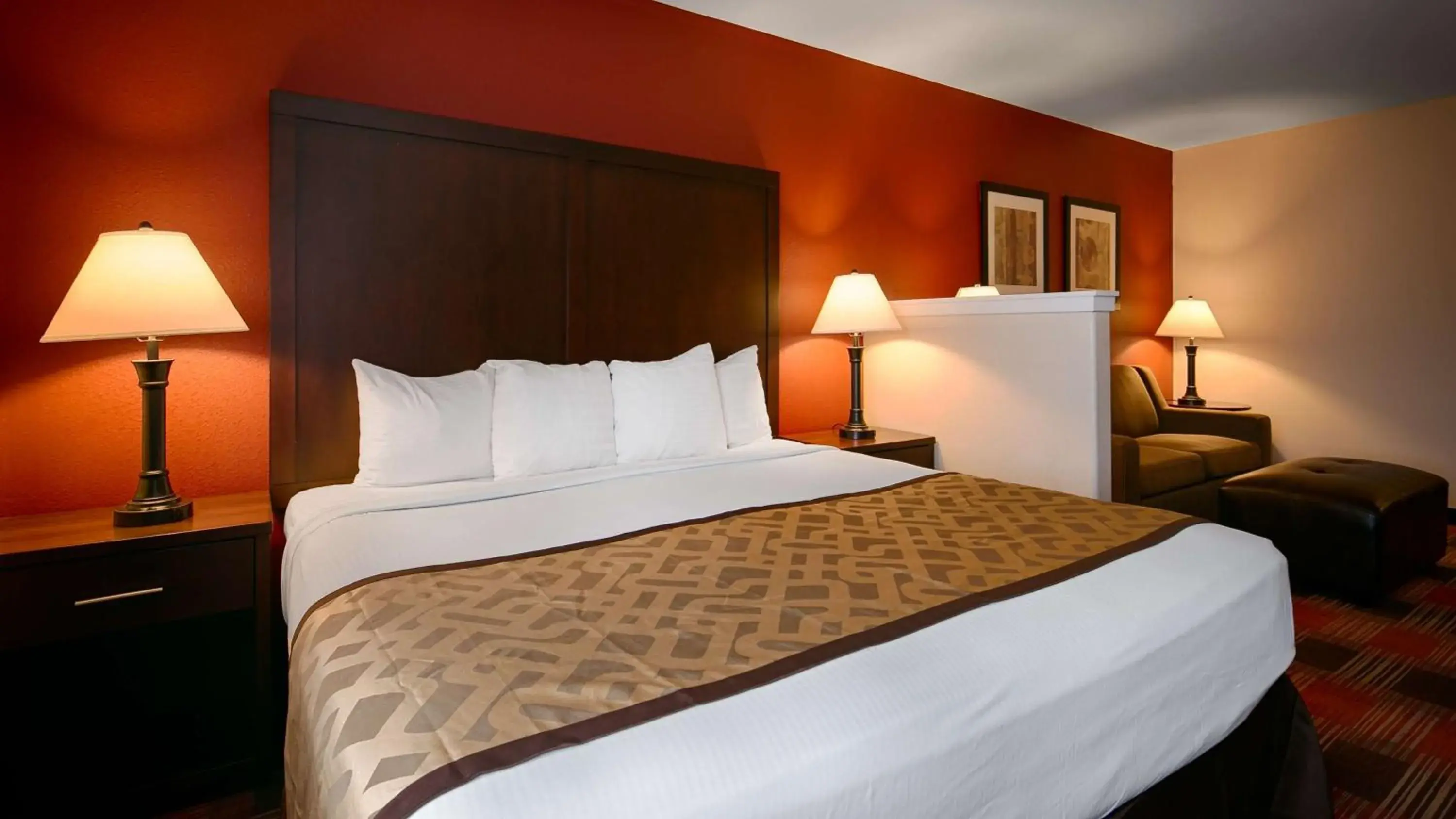 King Room with Roll-in Shower - Disability Access/Non-Smoking in Best Western Dallas Inn & Suites King Room with Roll-in Shower - Disability Access/Non-Smoking in Best Western Dallas Inn & Suites