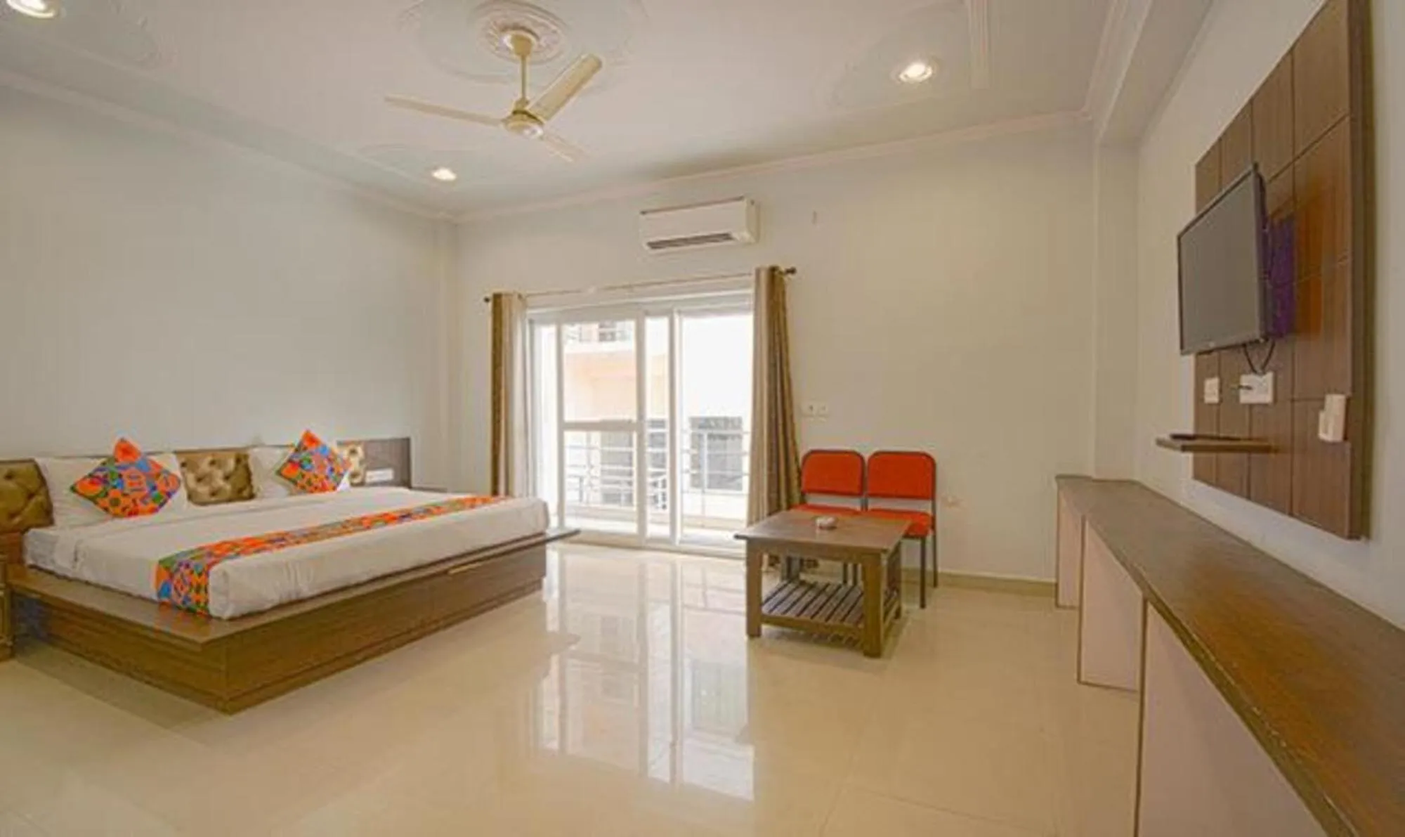 Bed in FabHotel Yamunotri Retreat, Tapovan