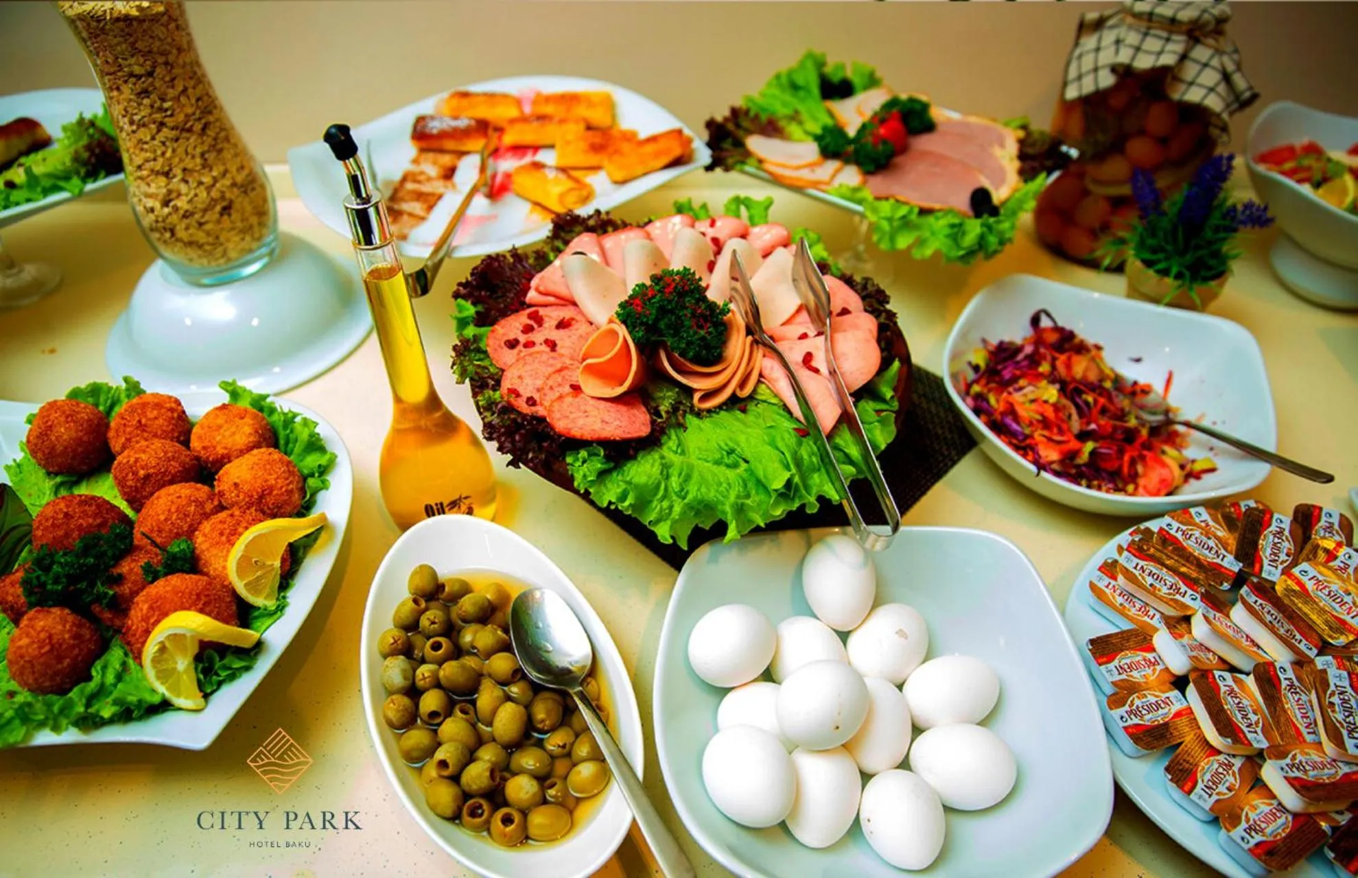 Restaurant/places to eat in City Park Hotel