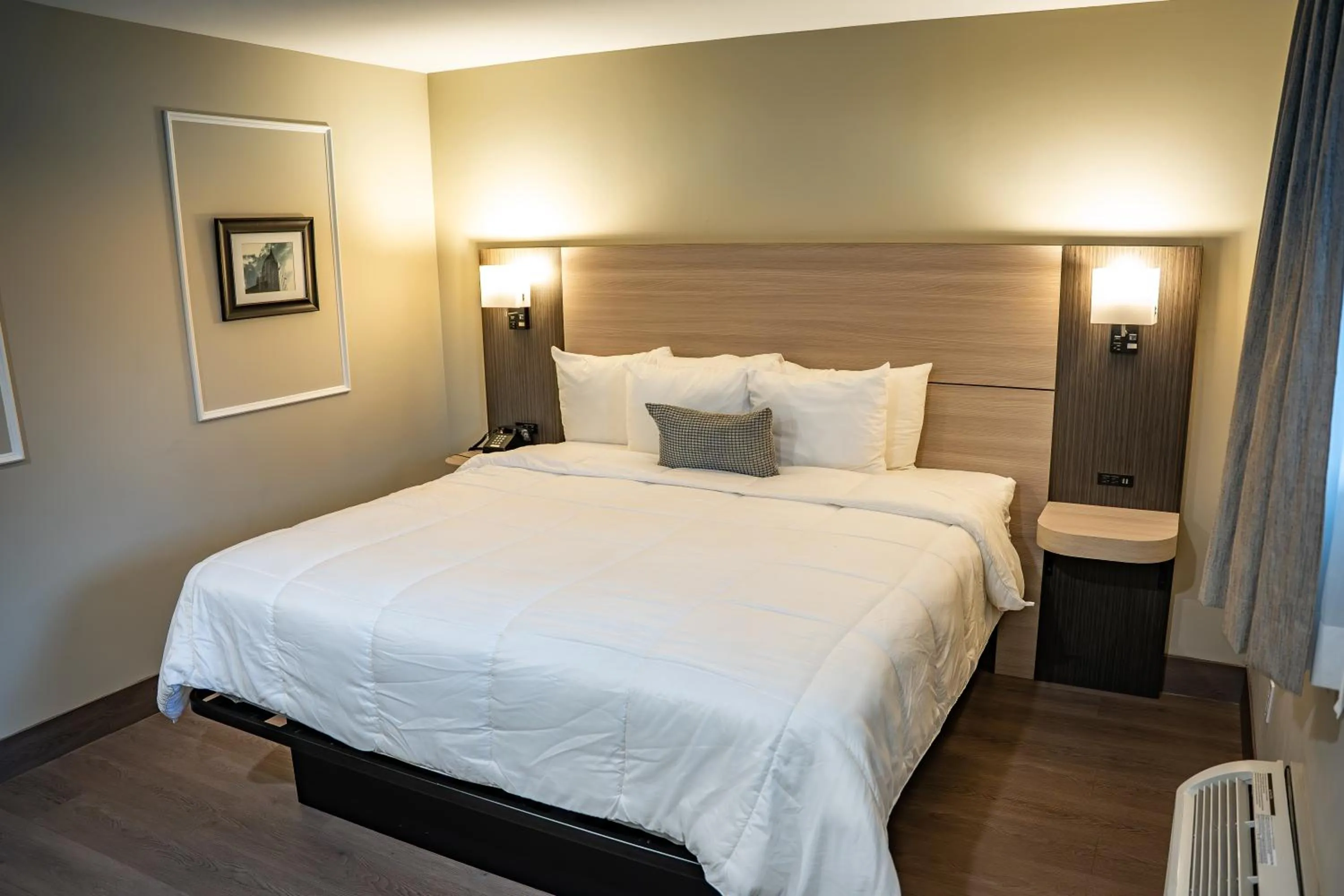 Bed in Whitman Motor Lodge