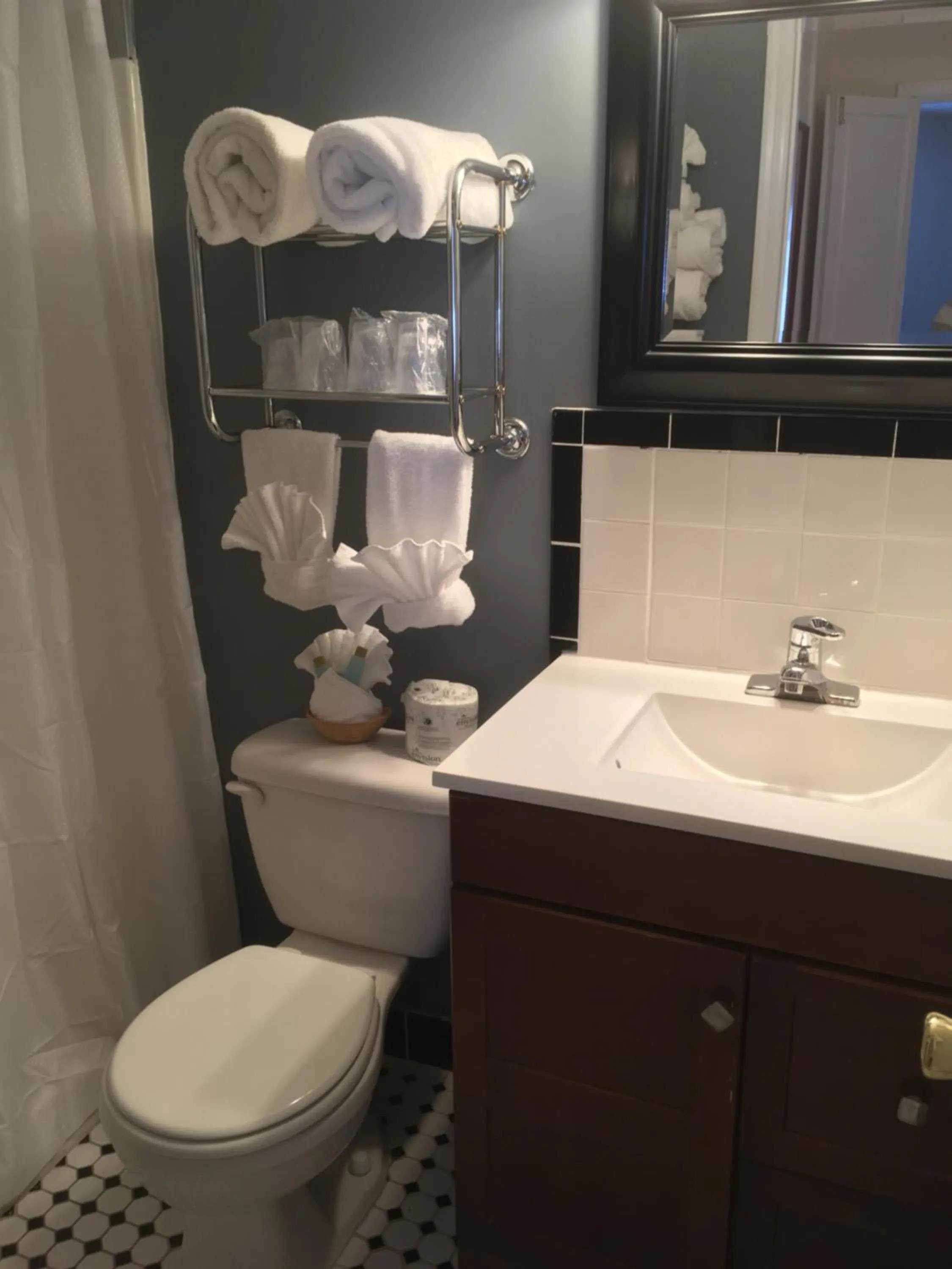 Bathroom in Whitman Motor Lodge