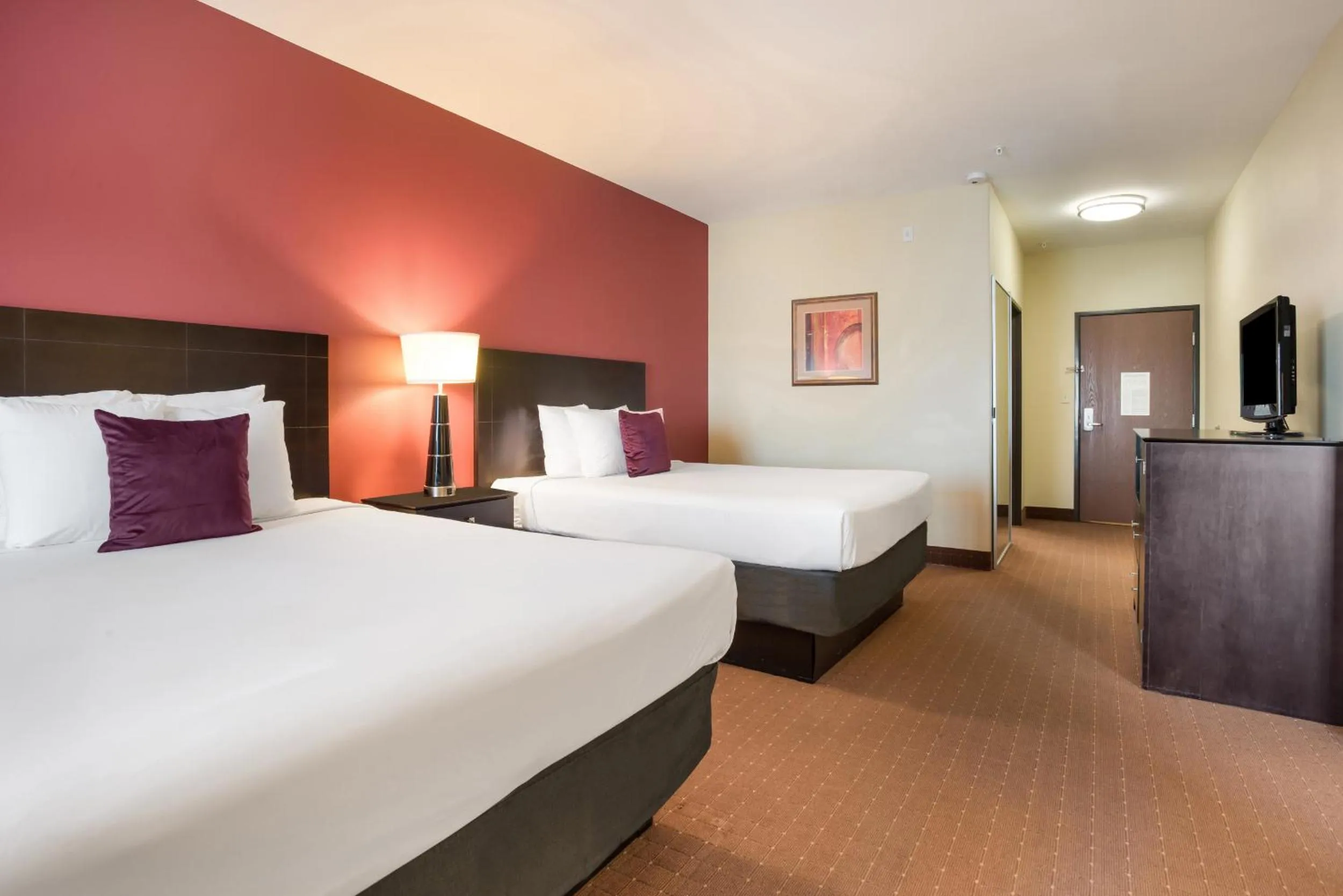 Bedroom, Bed in Knights Inn Bunkie