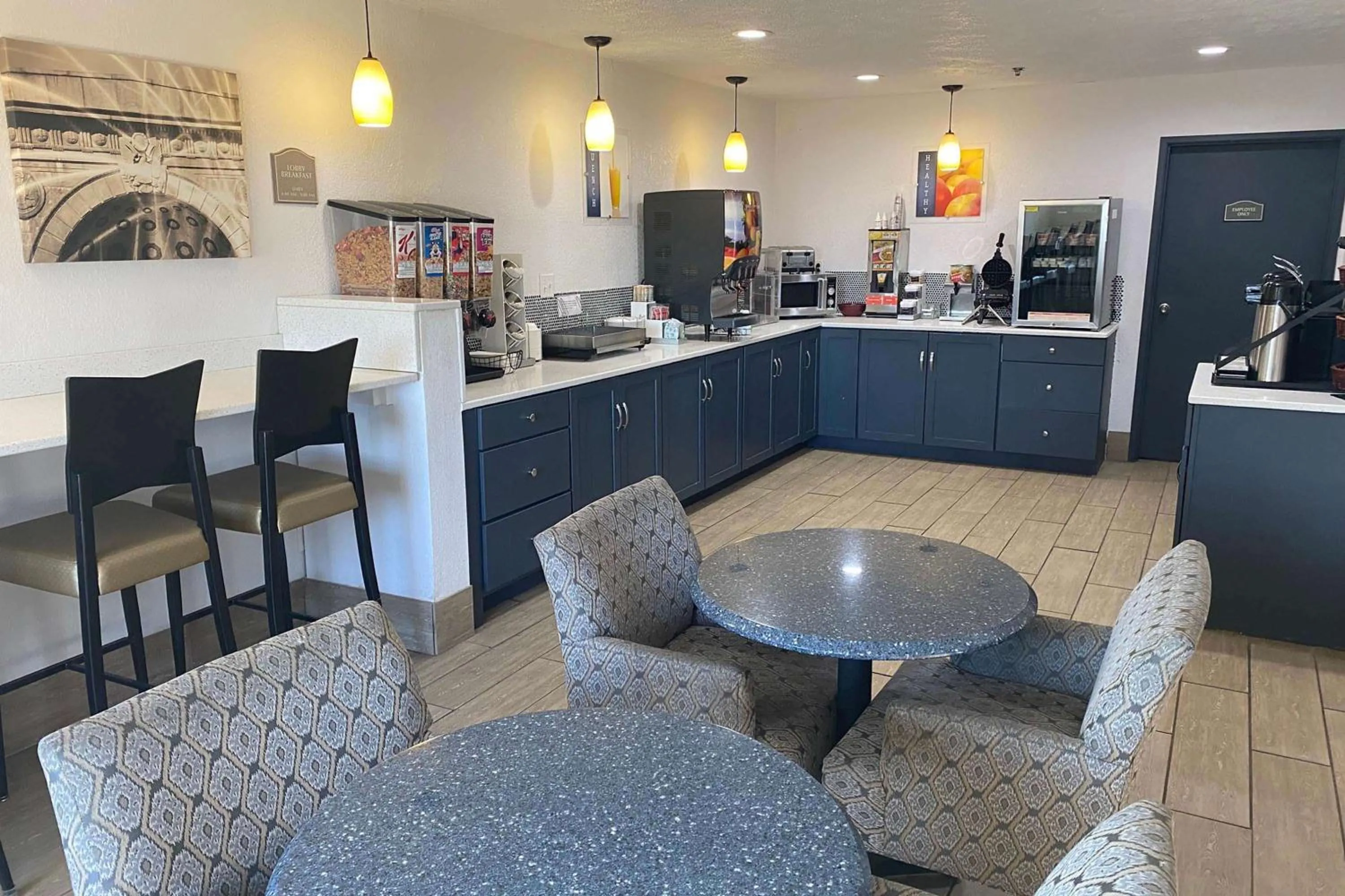 Restaurant/places to eat in Best Western Regency Inn