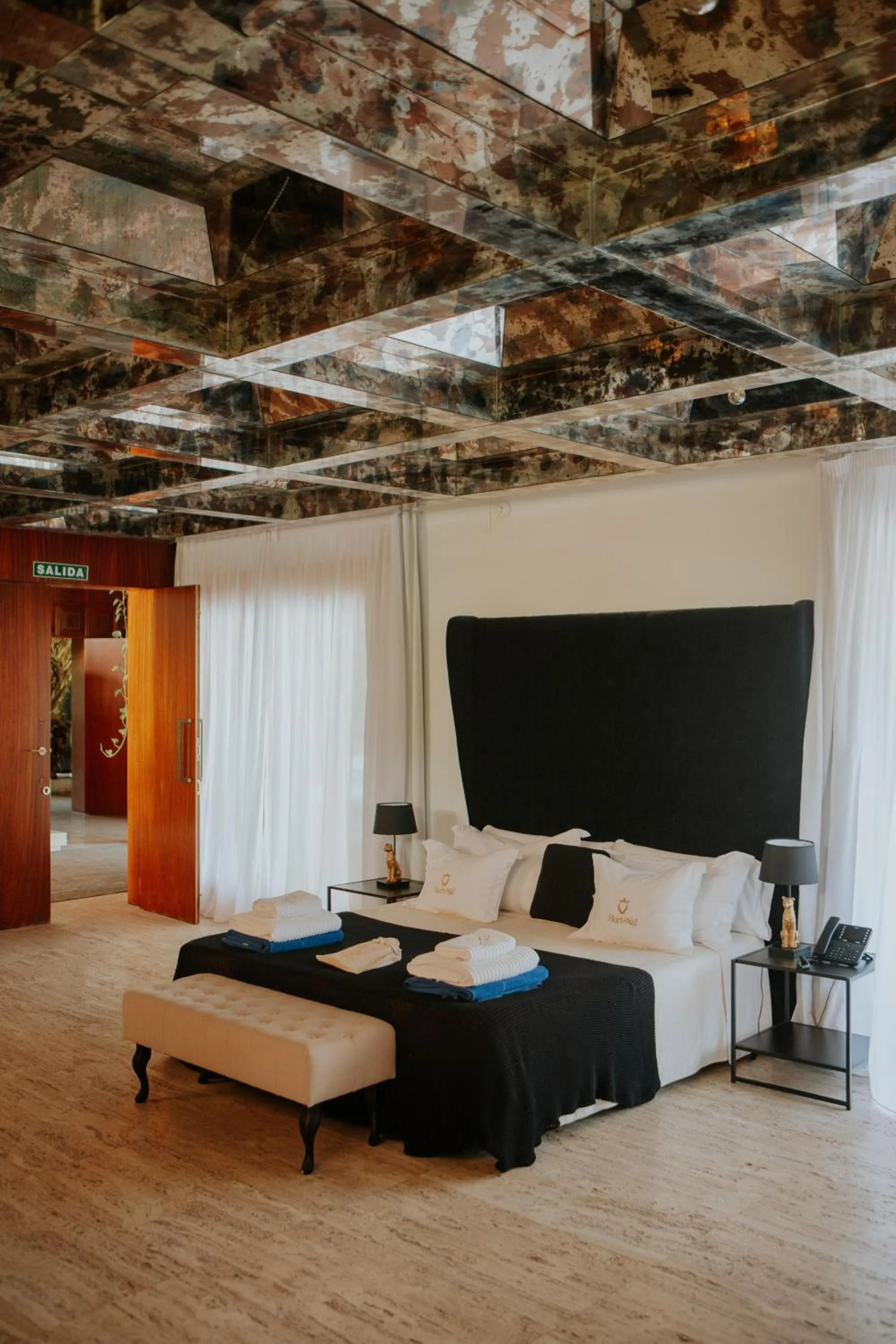 Photo of the whole room, Bed in Hotel Boutique Hort de Nal