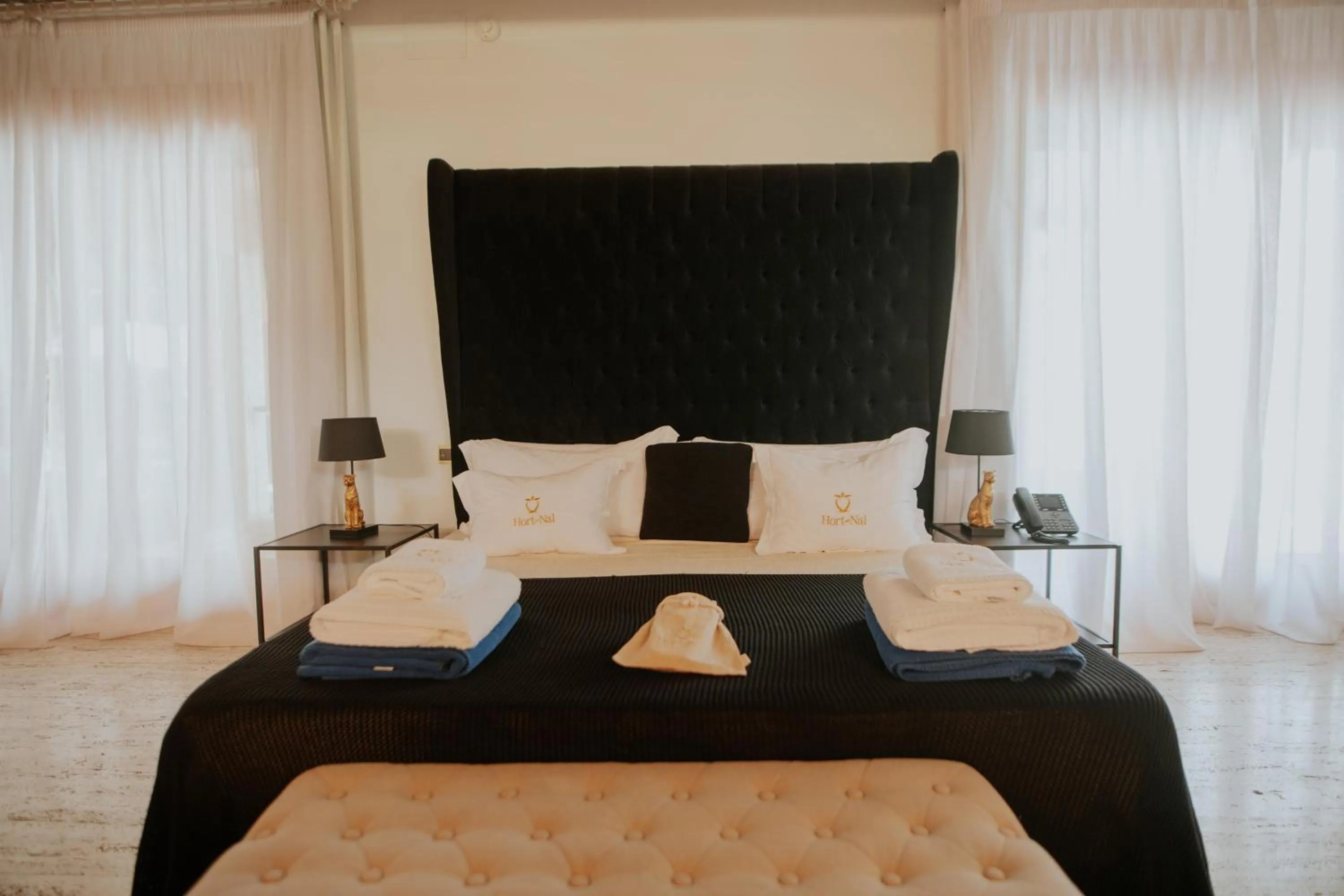 Photo of the whole room, Bed in Hotel Boutique Hort de Nal