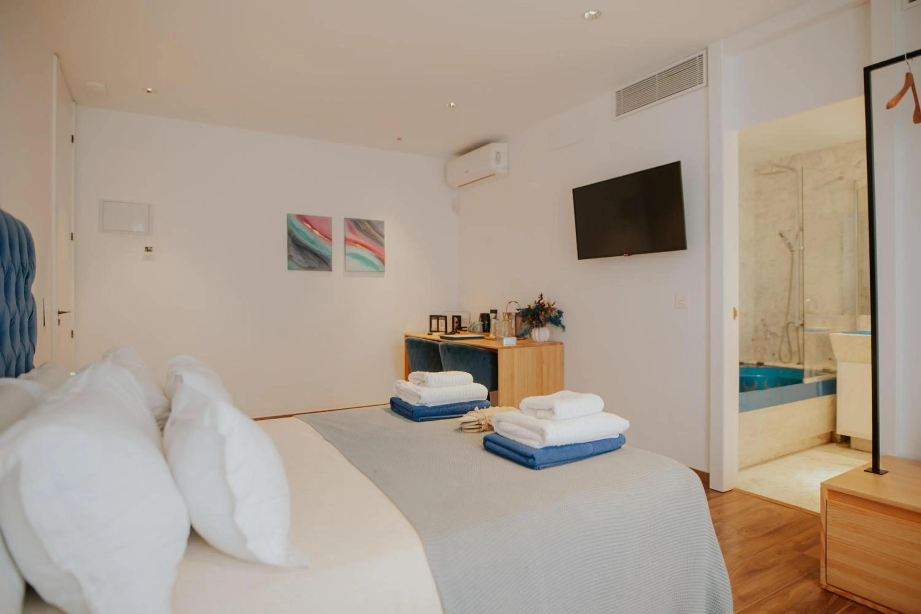 Photo of the whole room, Bed in Hotel Boutique Hort de Nal