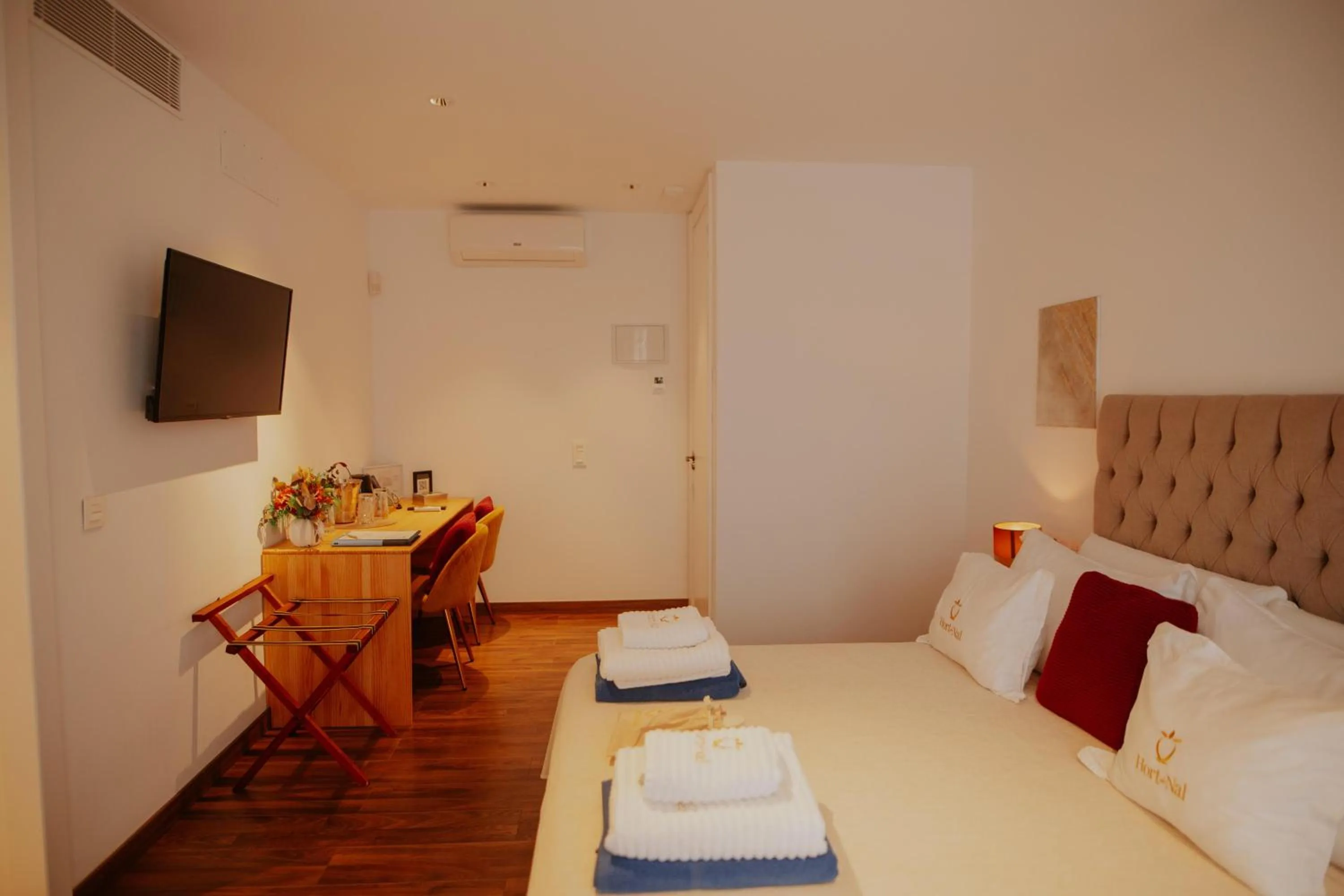 Photo of the whole room, Bed in Hotel Boutique Hort de Nal