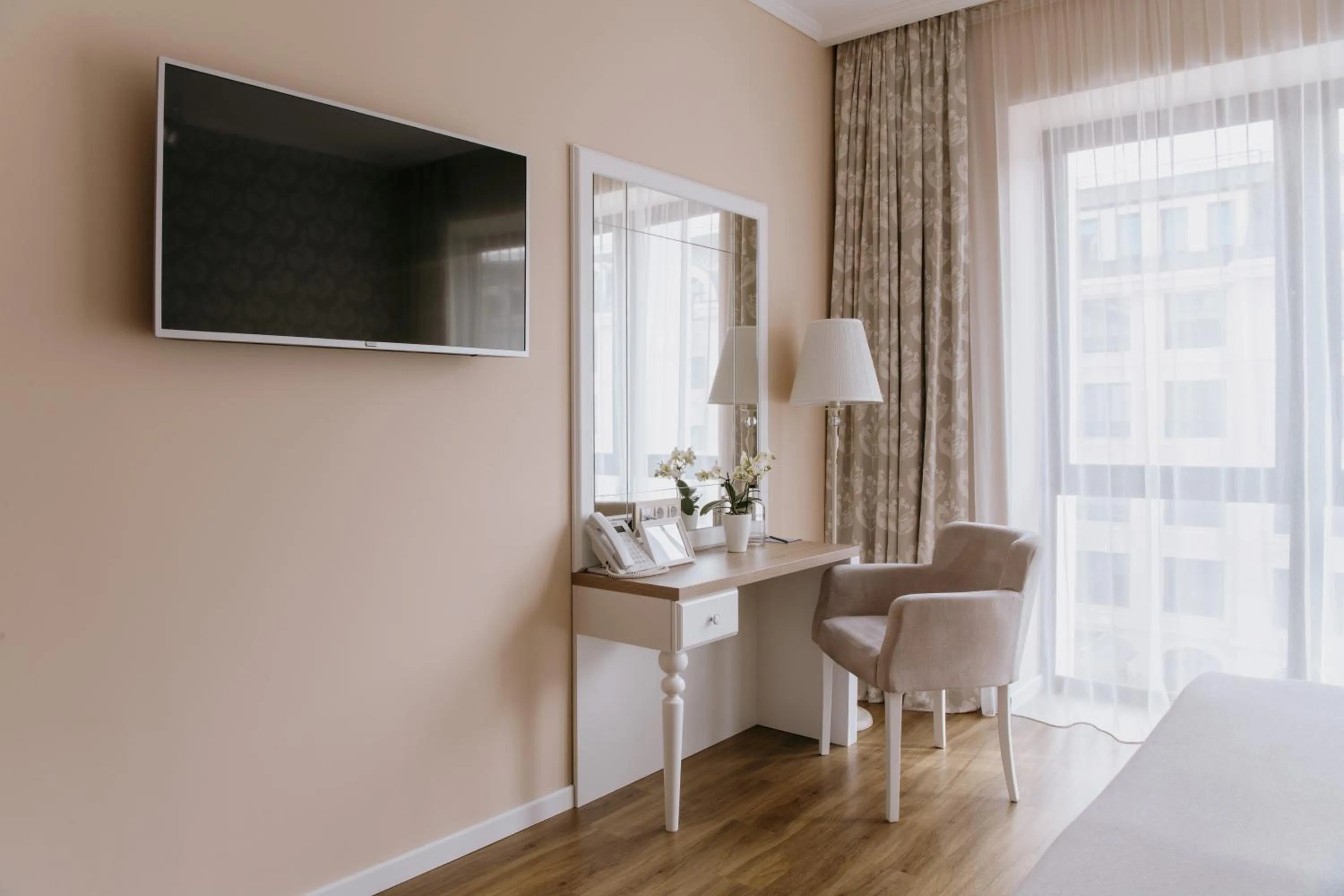 Photo of the whole room in Impresamente Art Hotel