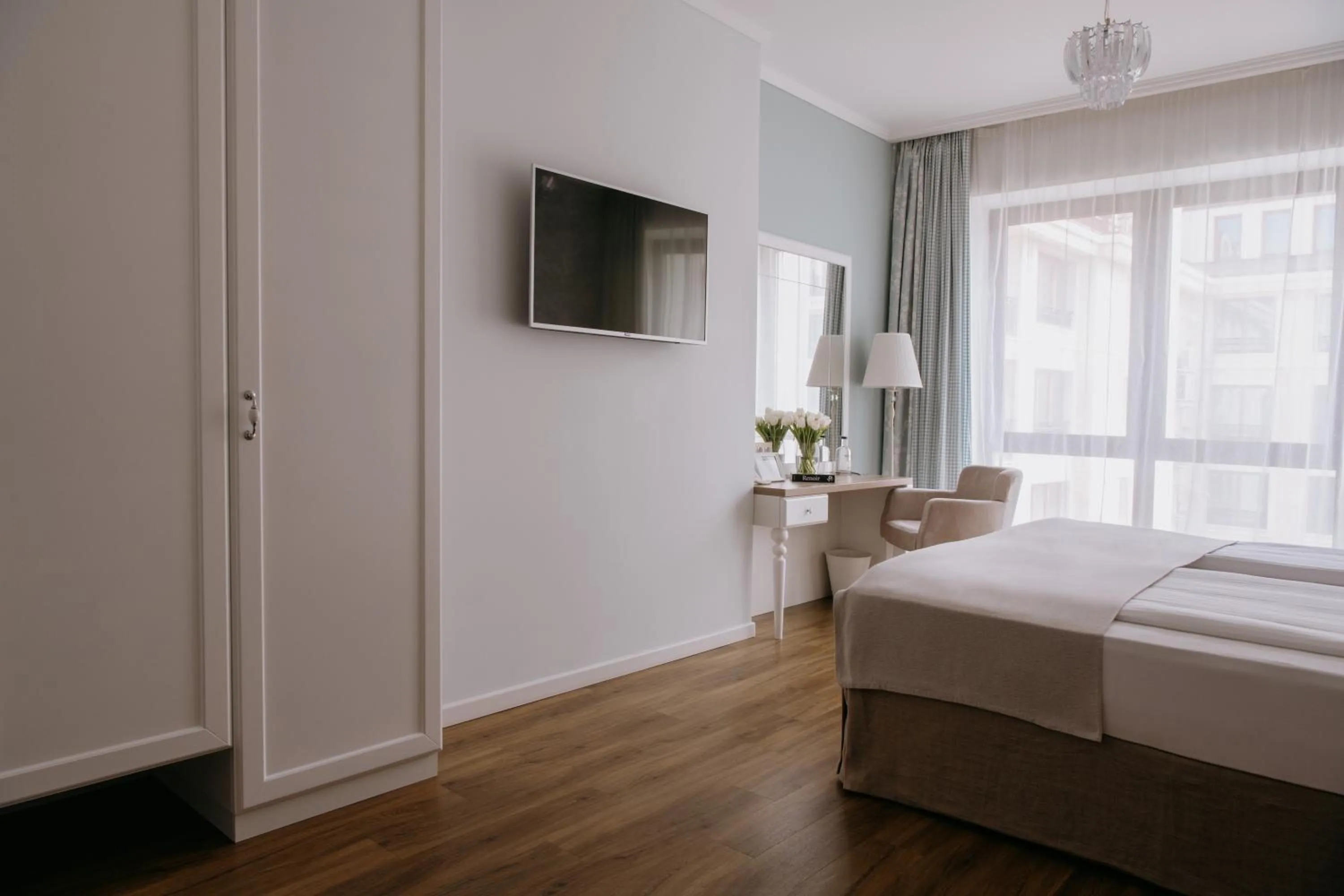 Photo of the whole room, Bed in Impresamente Art Hotel