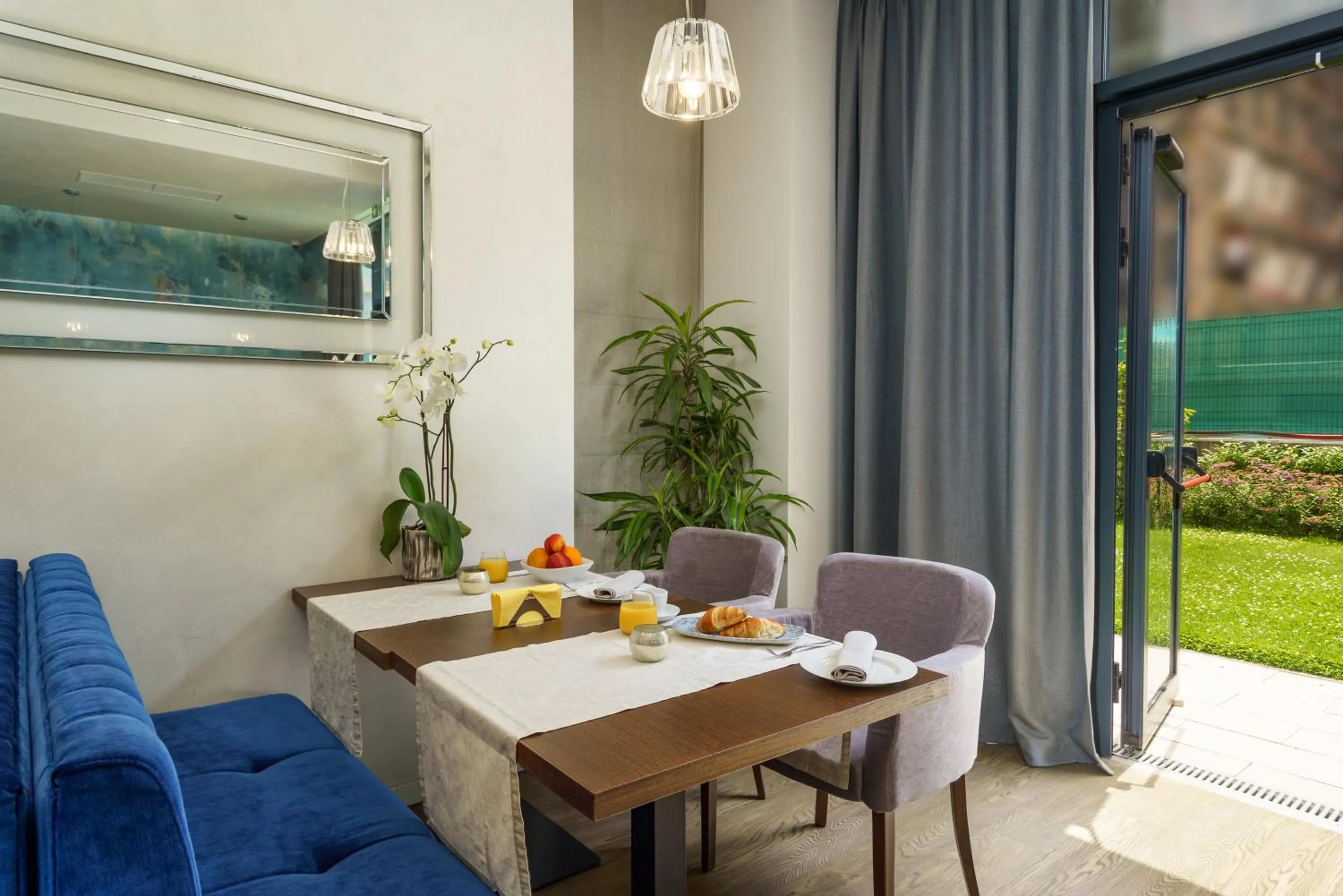 Breakfast in Impresamente Art Hotel