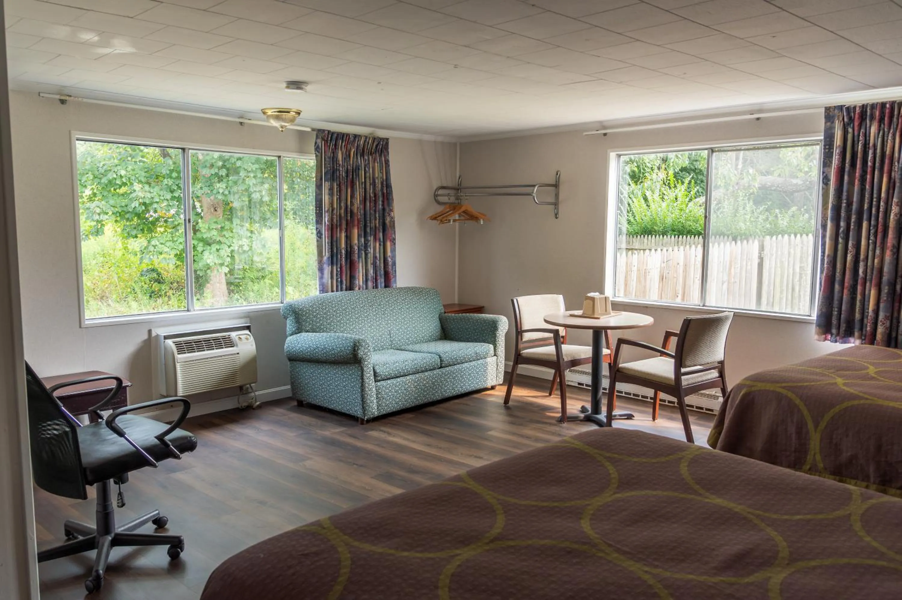 Photo of the whole room in Relax Inn Cape Cod West Yarmouth Hyannis