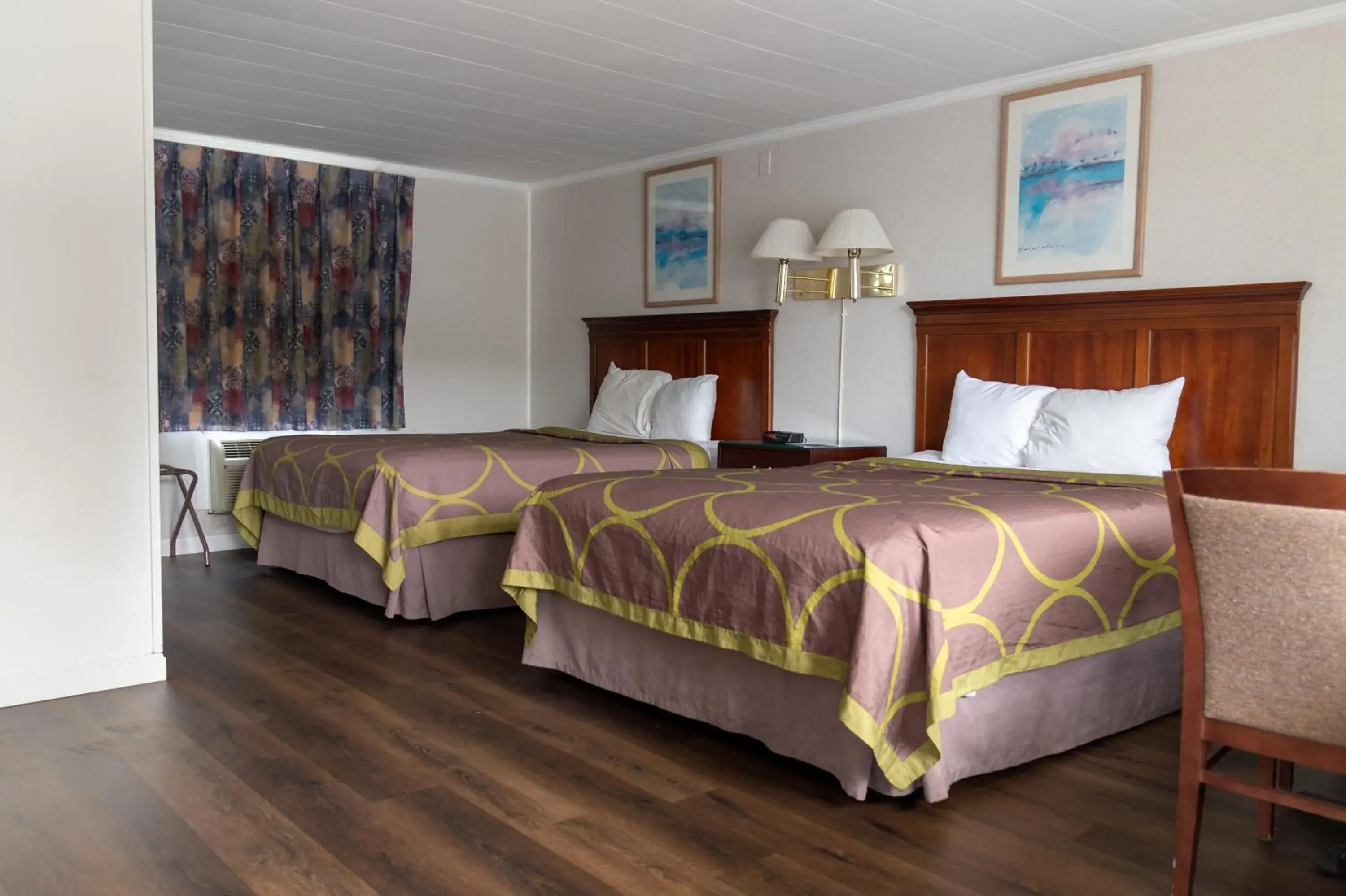 Queen Room with Two Queen Beds - Non-Smoking in Relax Inn Cape Cod West Yarmouth Hyannis Queen Room with Two Queen Beds - Non-Smoking in Relax Inn Cape Cod West Yarmouth Hyannis