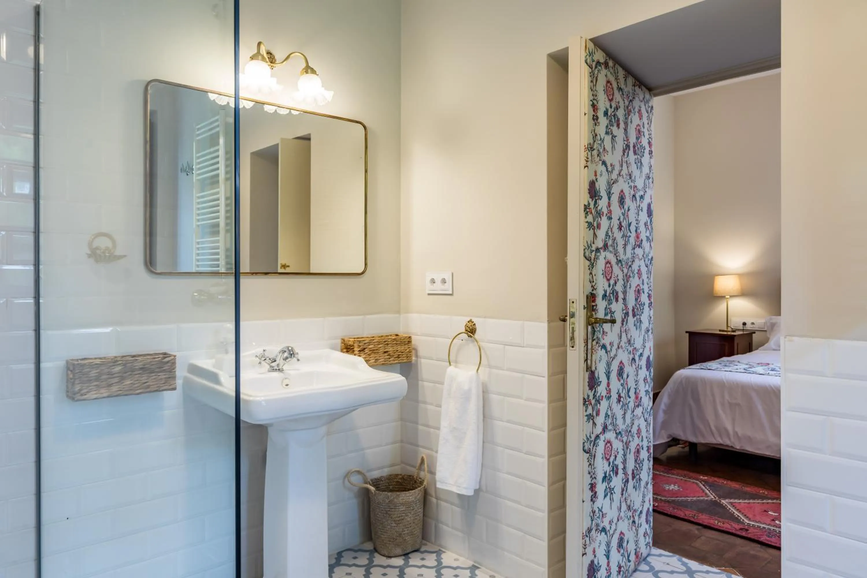 Bathroom, Bed in Alquería Calatrava B&B