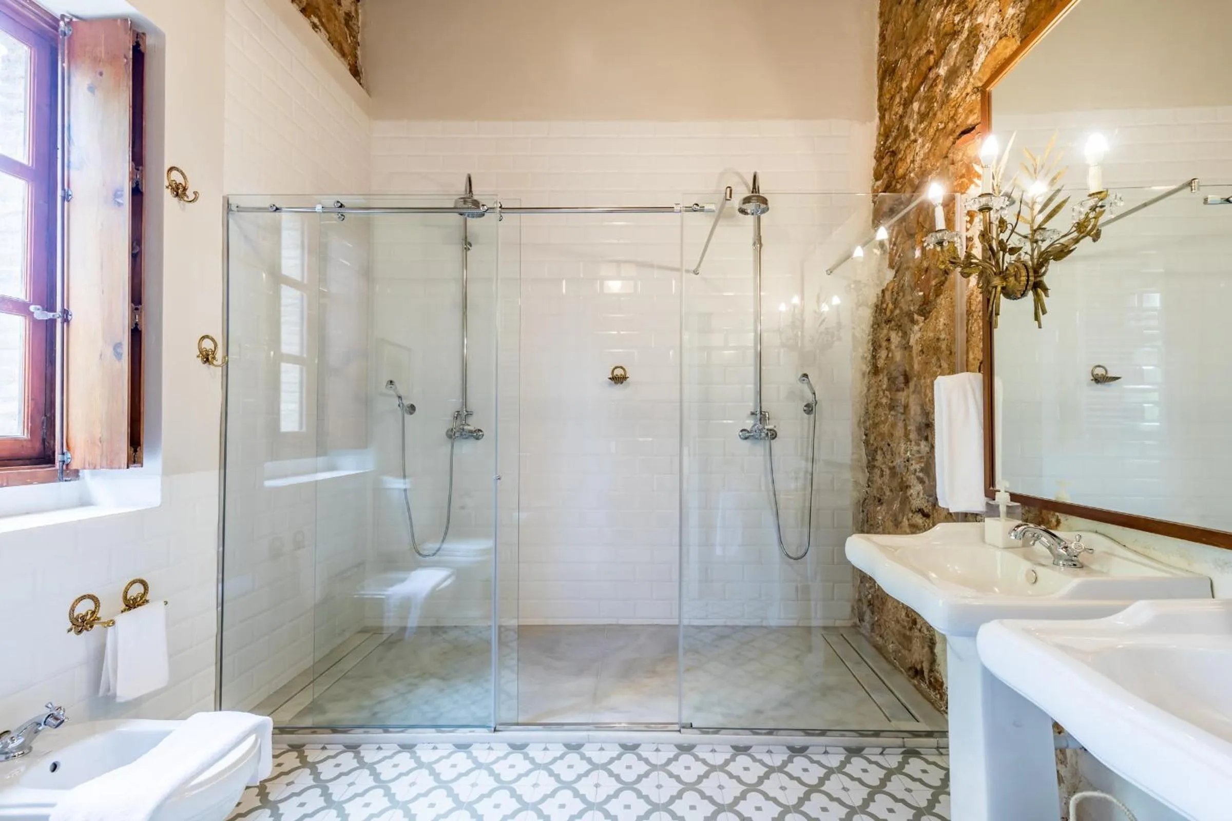 Bathroom in Alquería Calatrava B&B