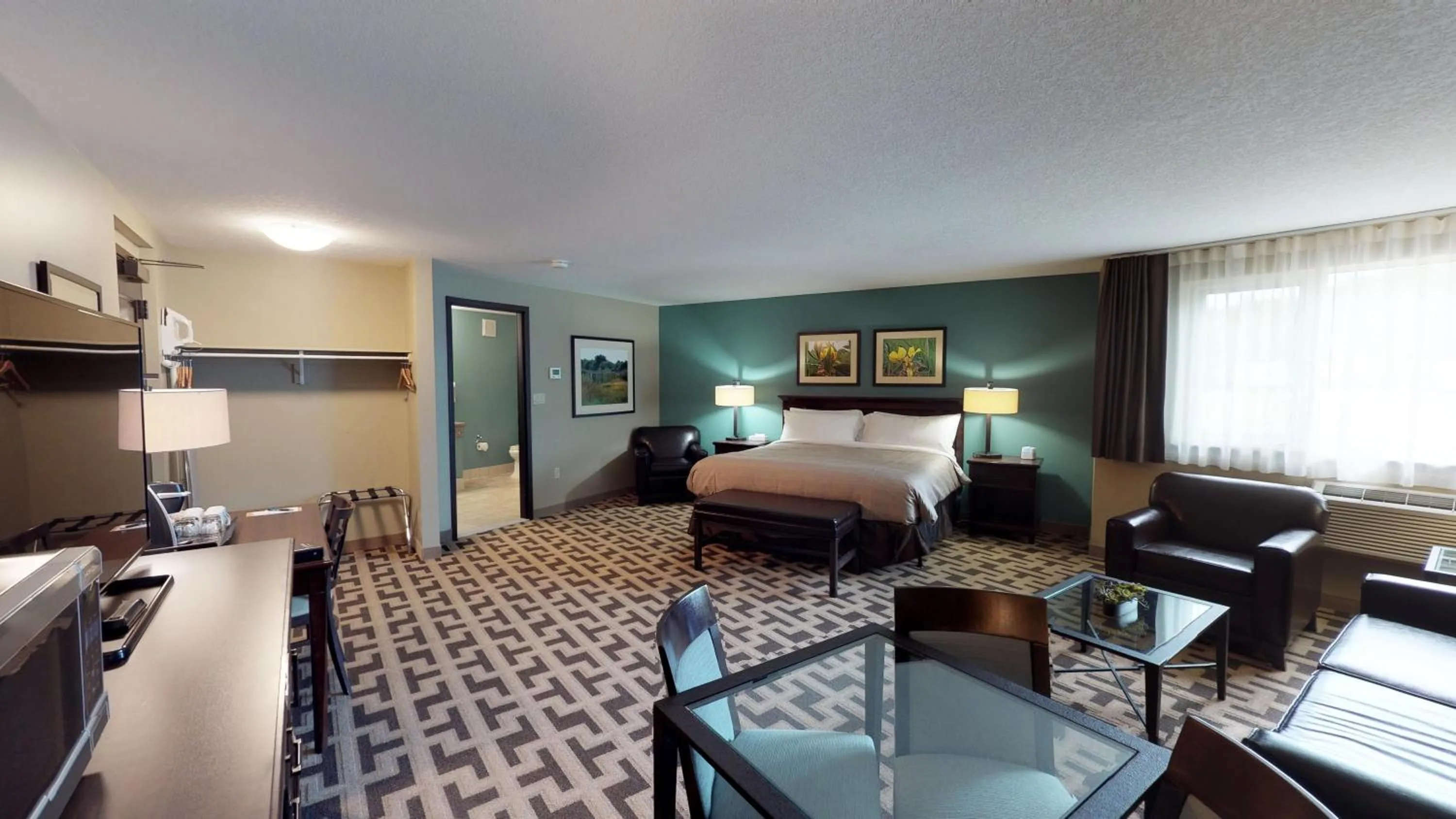 Bed in Bear Claw Casino & Hotel