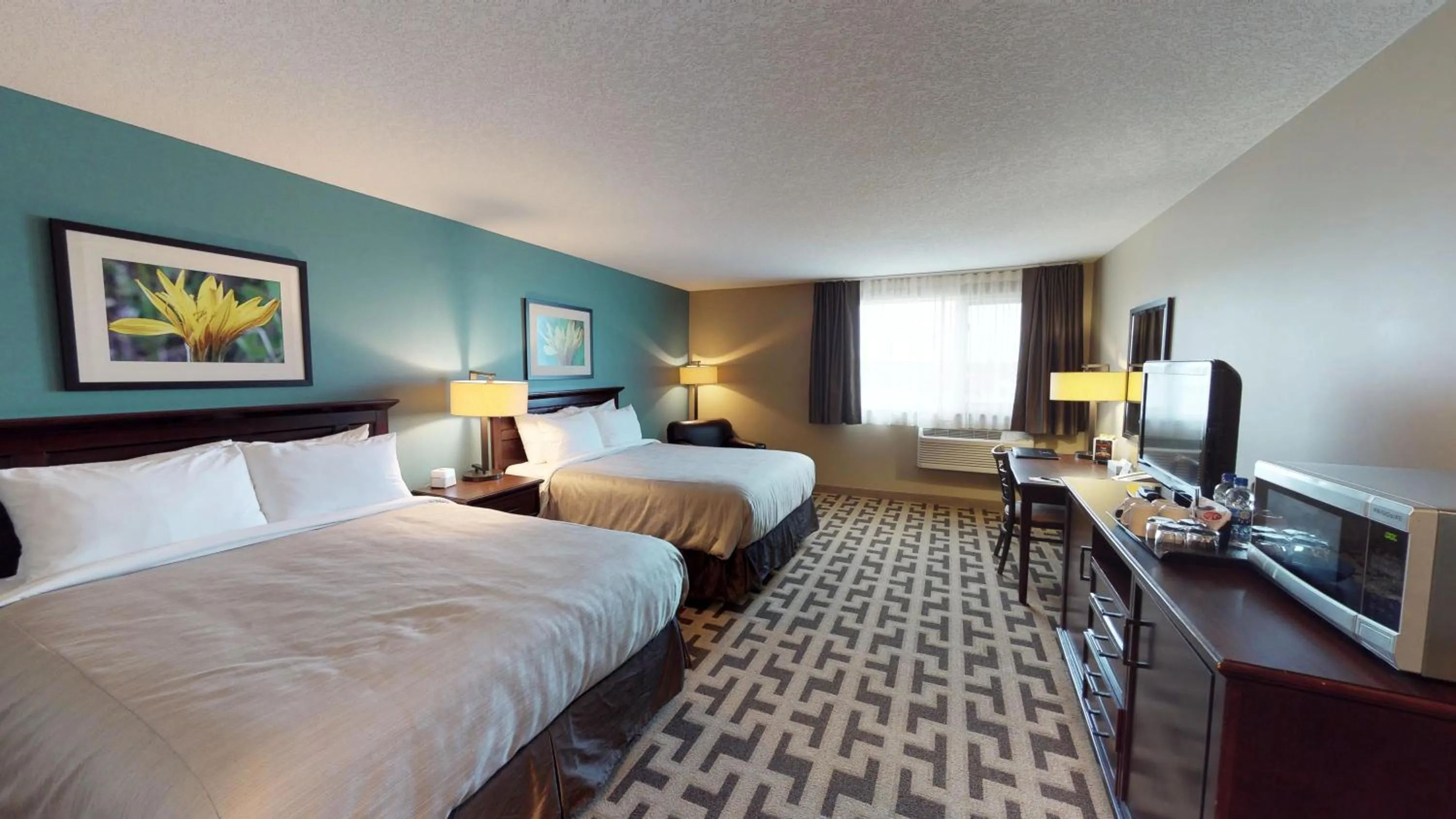 Bed in Bear Claw Casino & Hotel