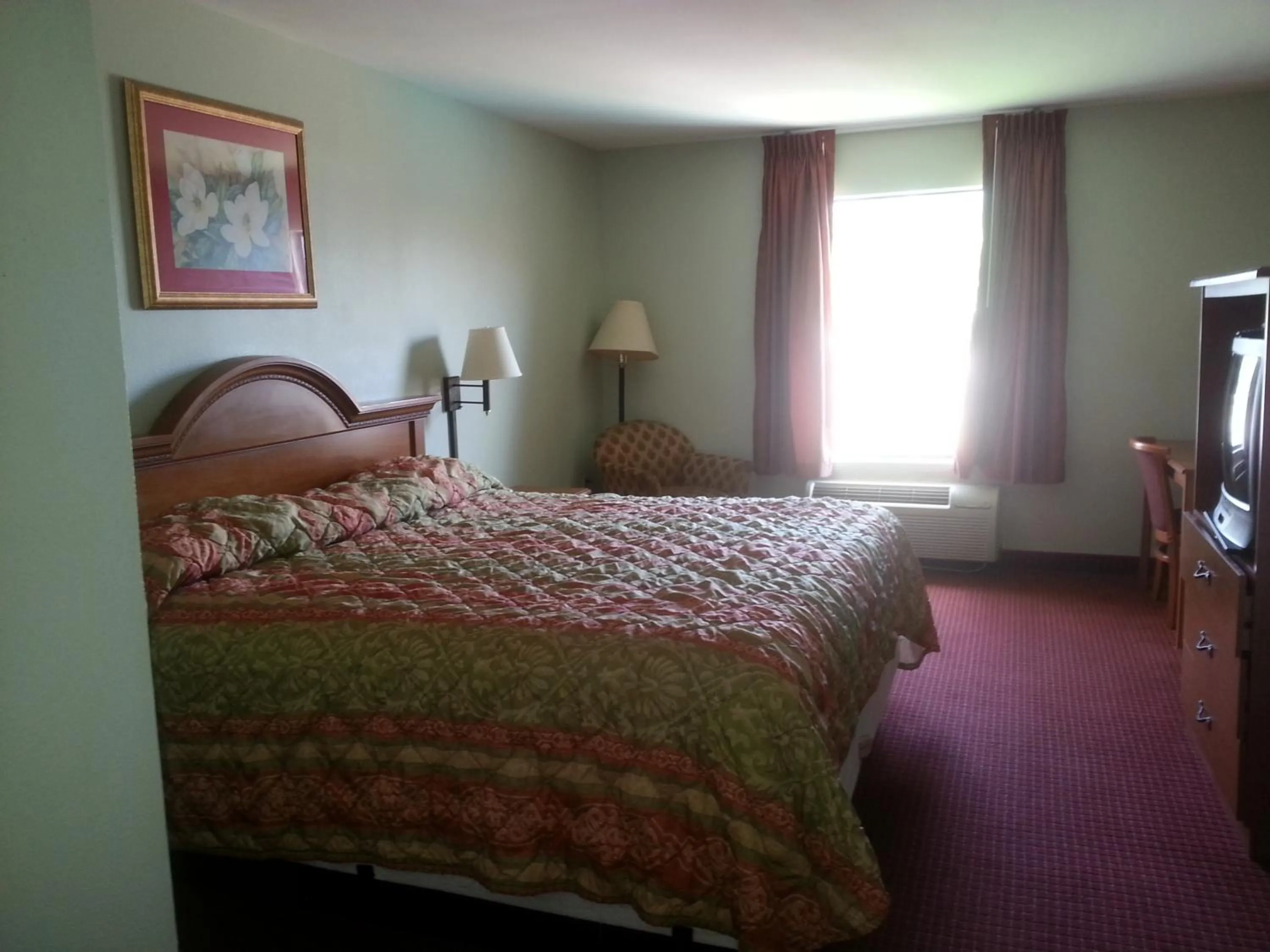 Bed in Super 8 by Wyndham Pascagoula