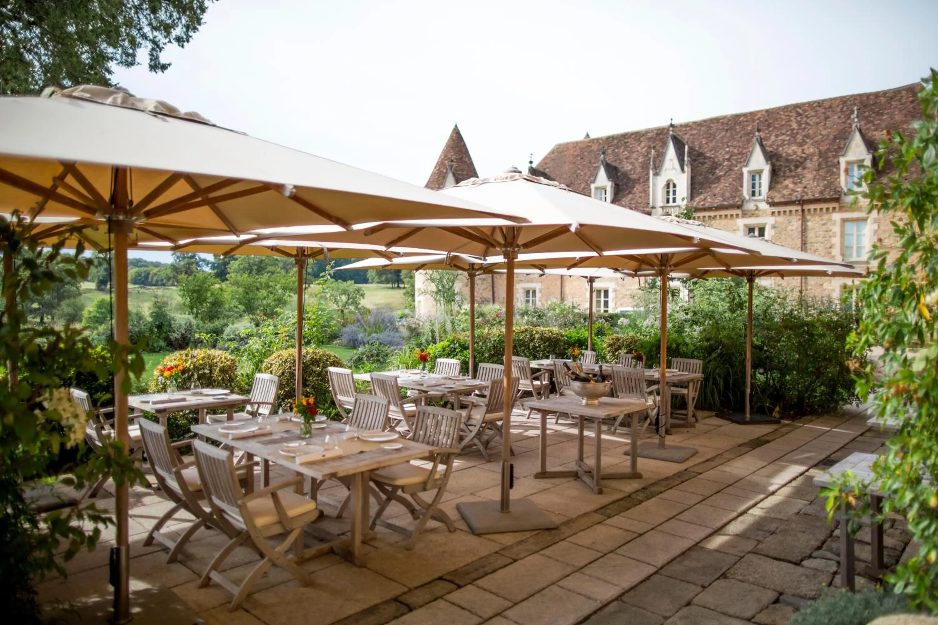 Restaurant/places to eat in Domaine des Etangs, Auberge Collection