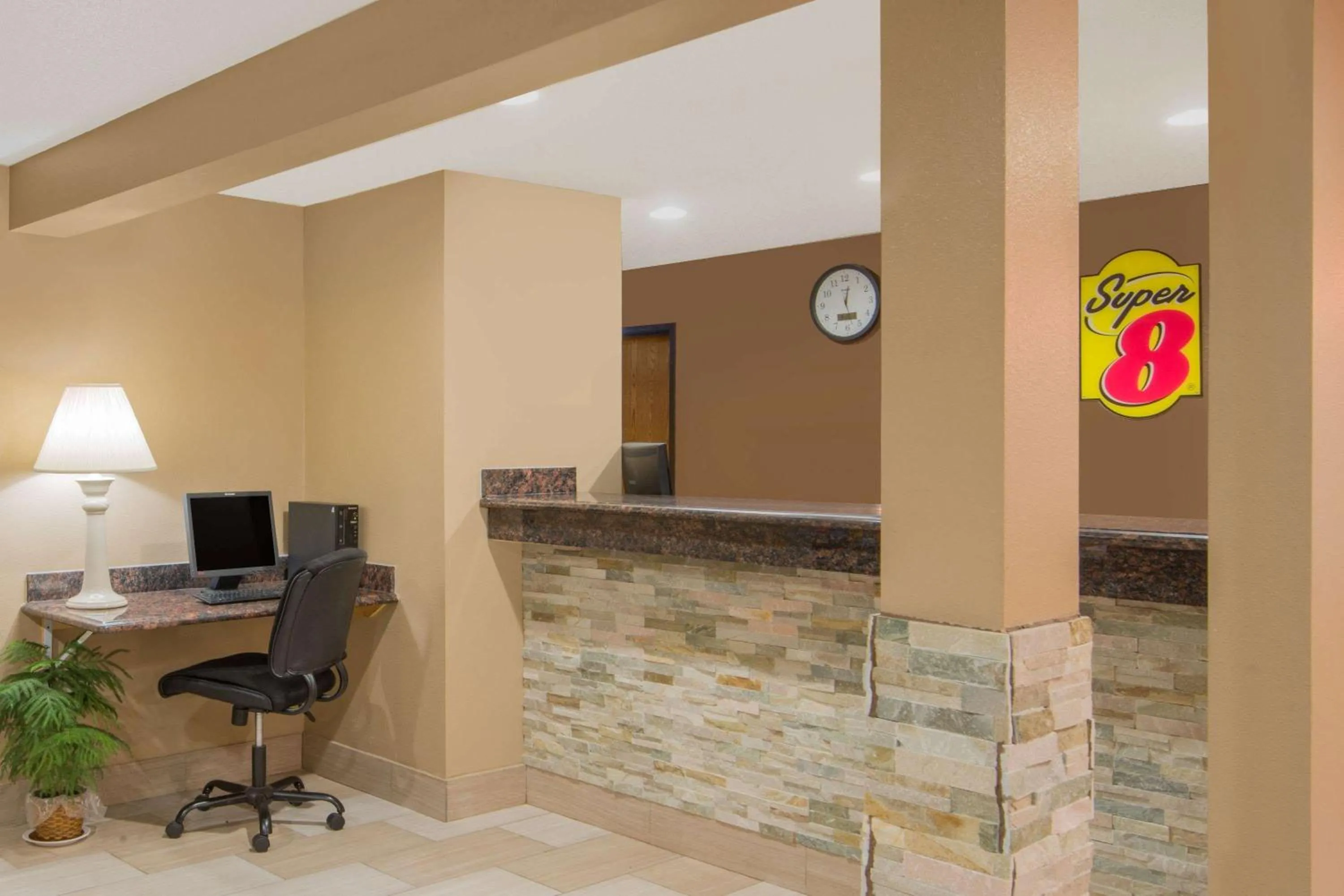 Lobby or reception in Super 8 by Wyndham Story City