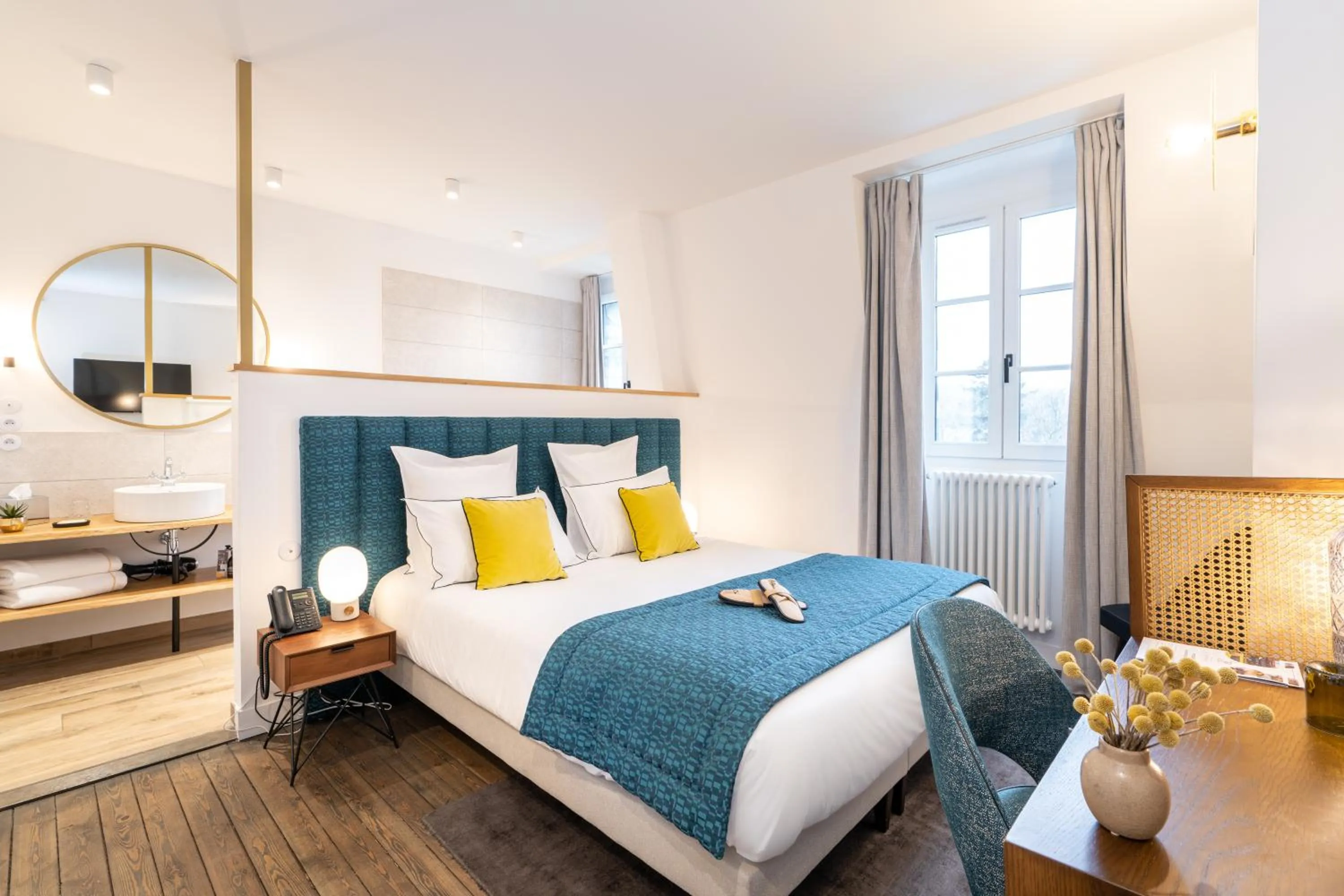 Bedroom, Bed in Les Jardins de Coppélia