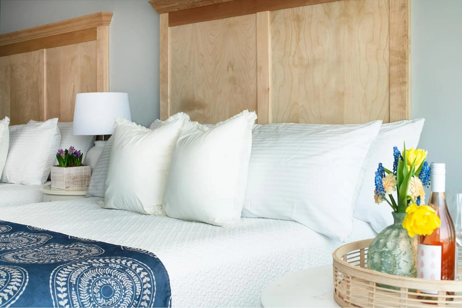 Bed in Cutty Sark Motel