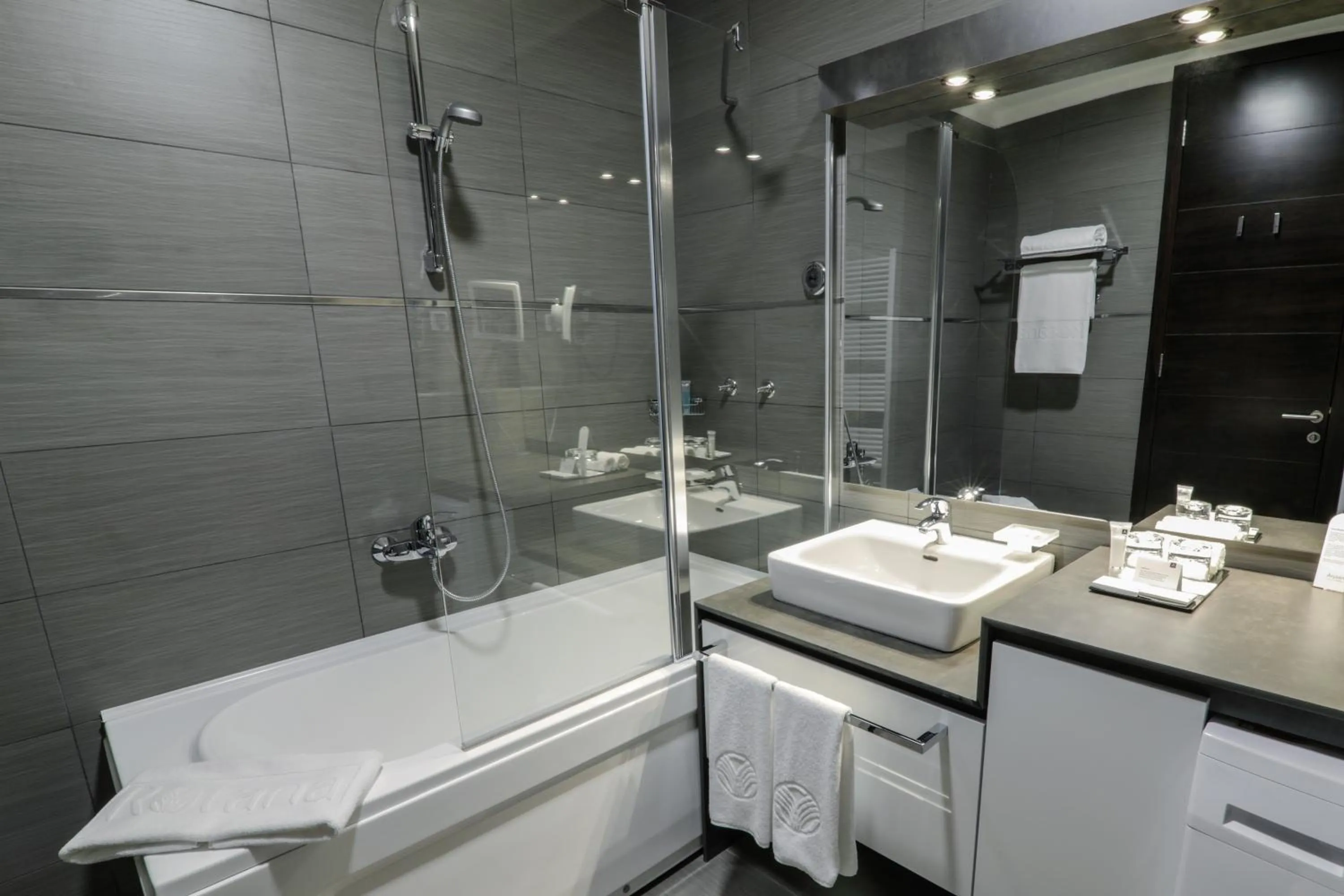Bathroom in Bosmal Arjaan by Rotana