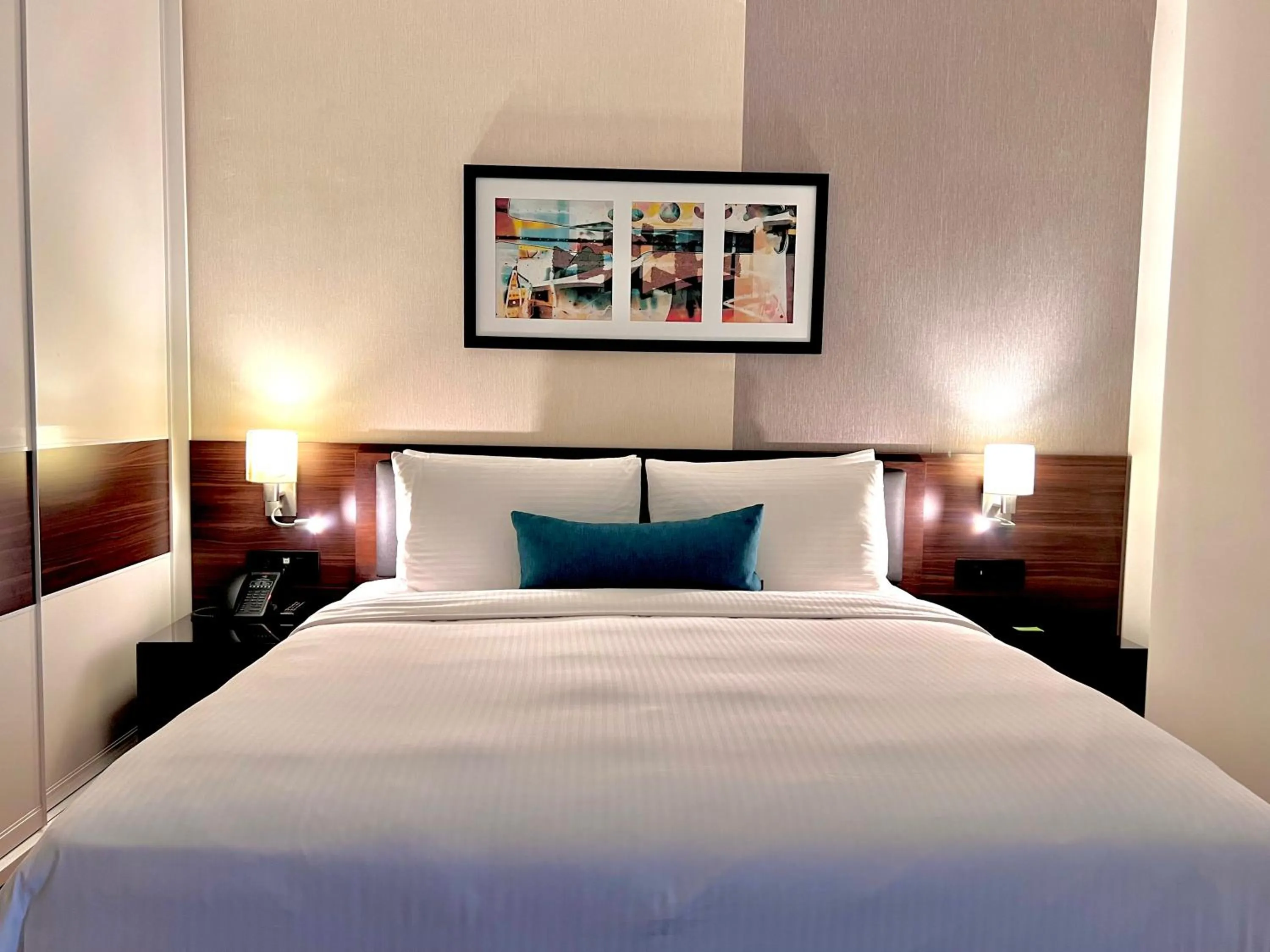 Bed in Bosmal Arjaan by Rotana