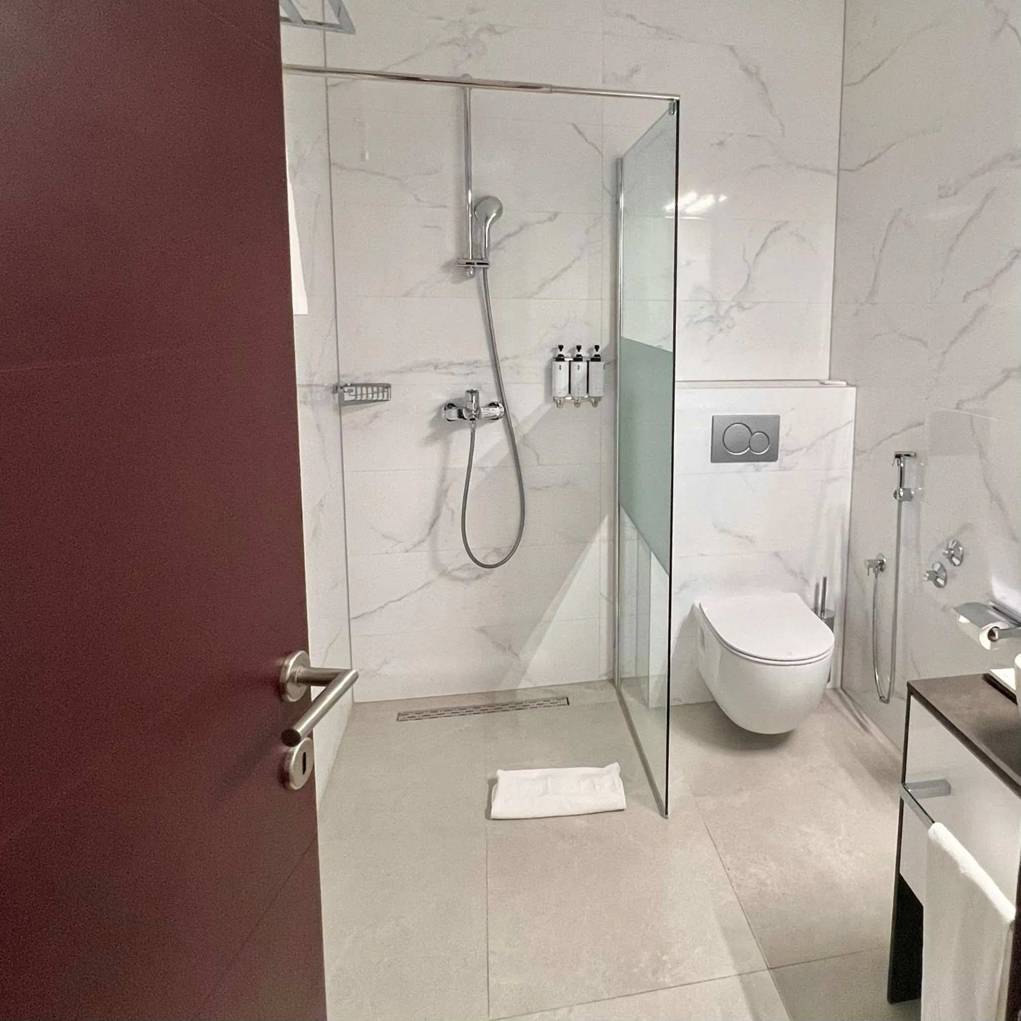 Bathroom in Bosmal Arjaan by Rotana
