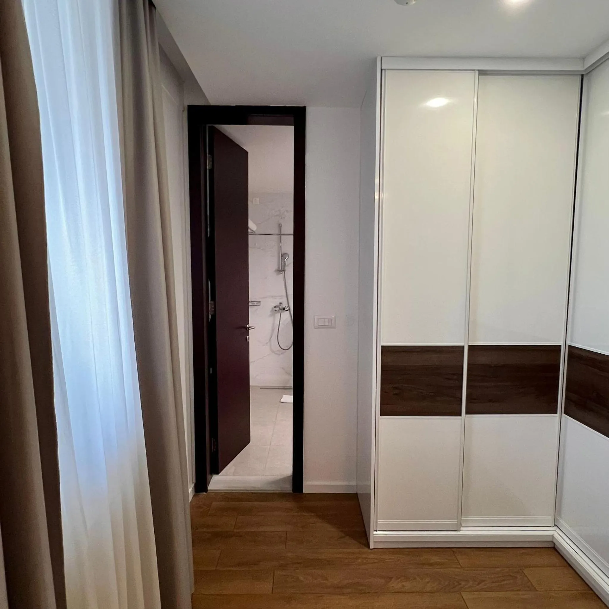 wardrobe in Bosmal Arjaan by Rotana