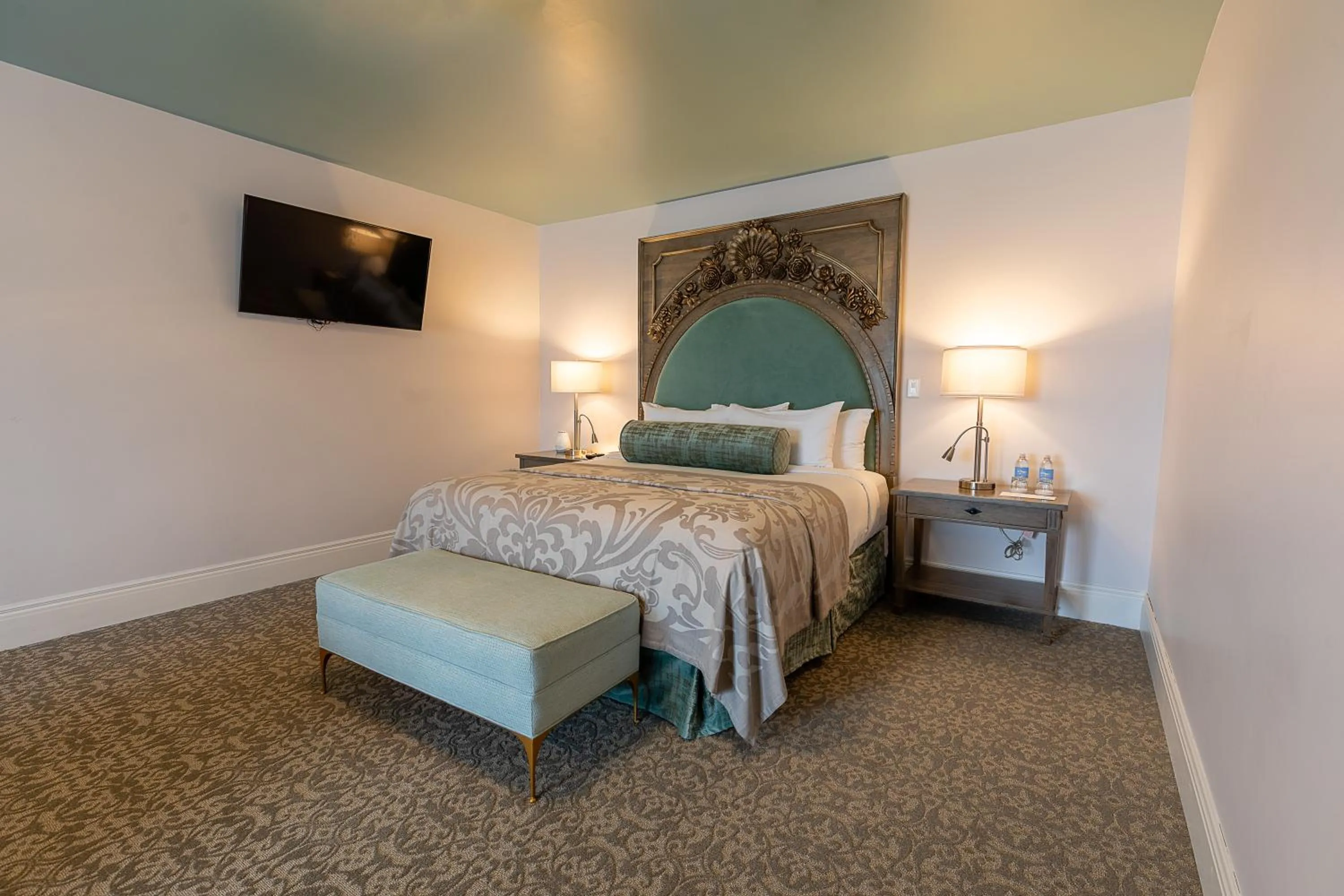 Bed in Mirbeau Inn & Spa, Rhinebeck