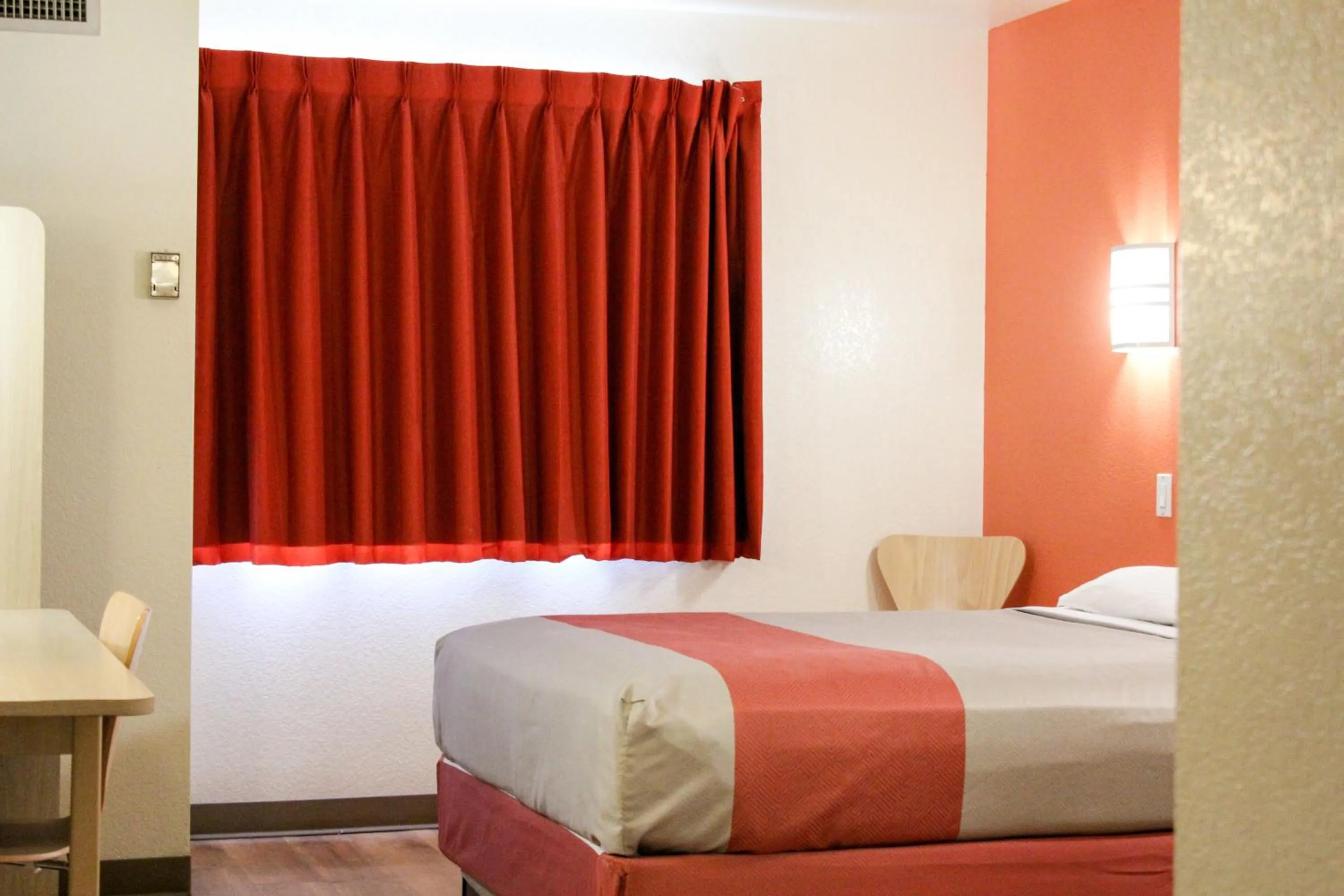 Photo of the whole room, Bed in Motel 6-Fort Lupton, CO