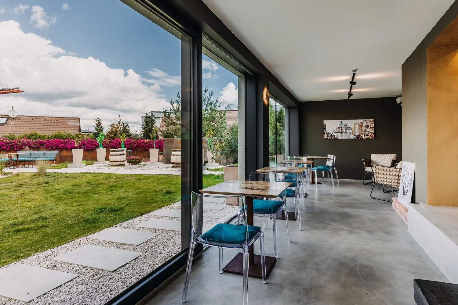 Lounge or bar in VILLA BRICOLA - Boutique Apartments