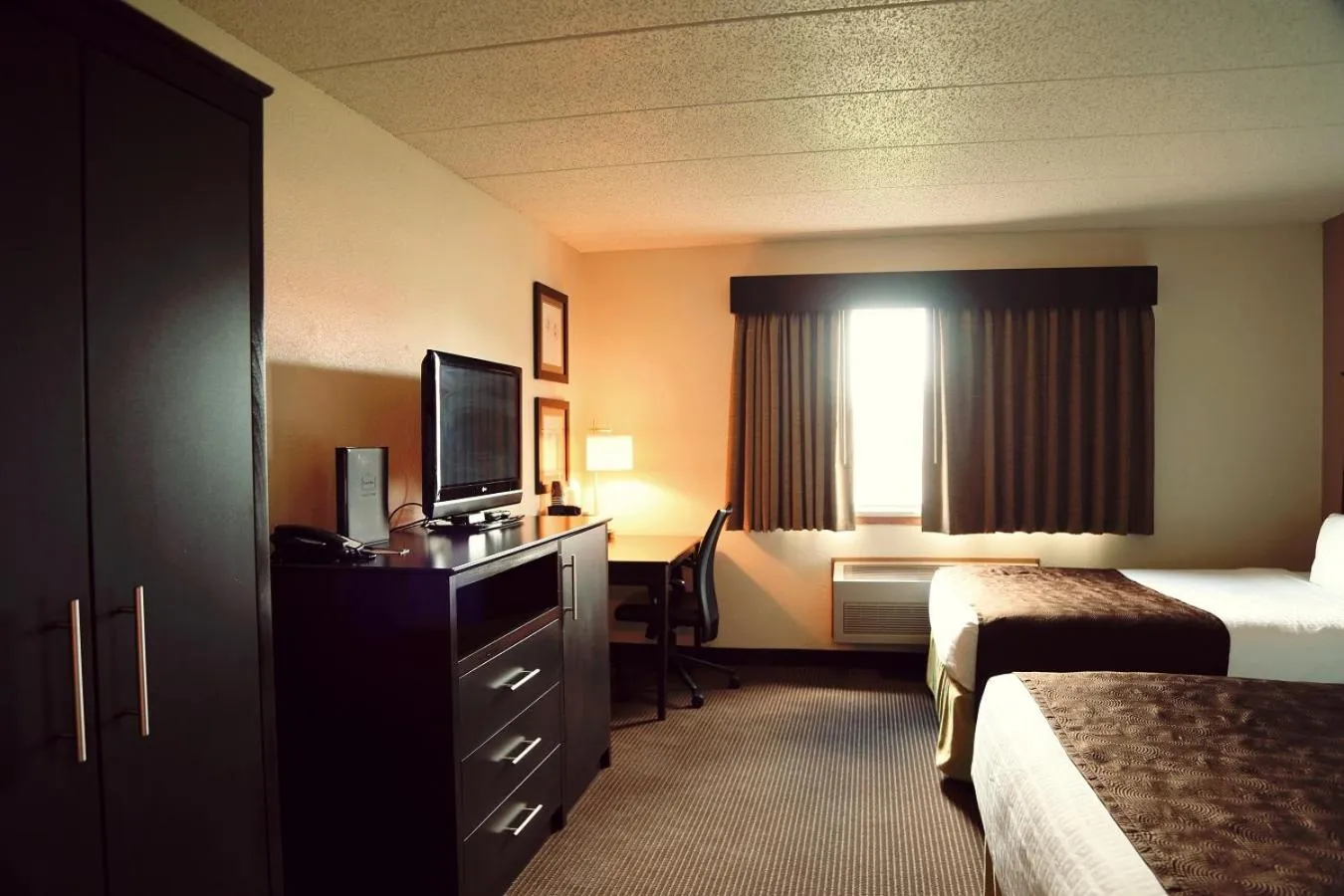 Photo of the whole room, Bed in AmericInn by Wyndham Wadena