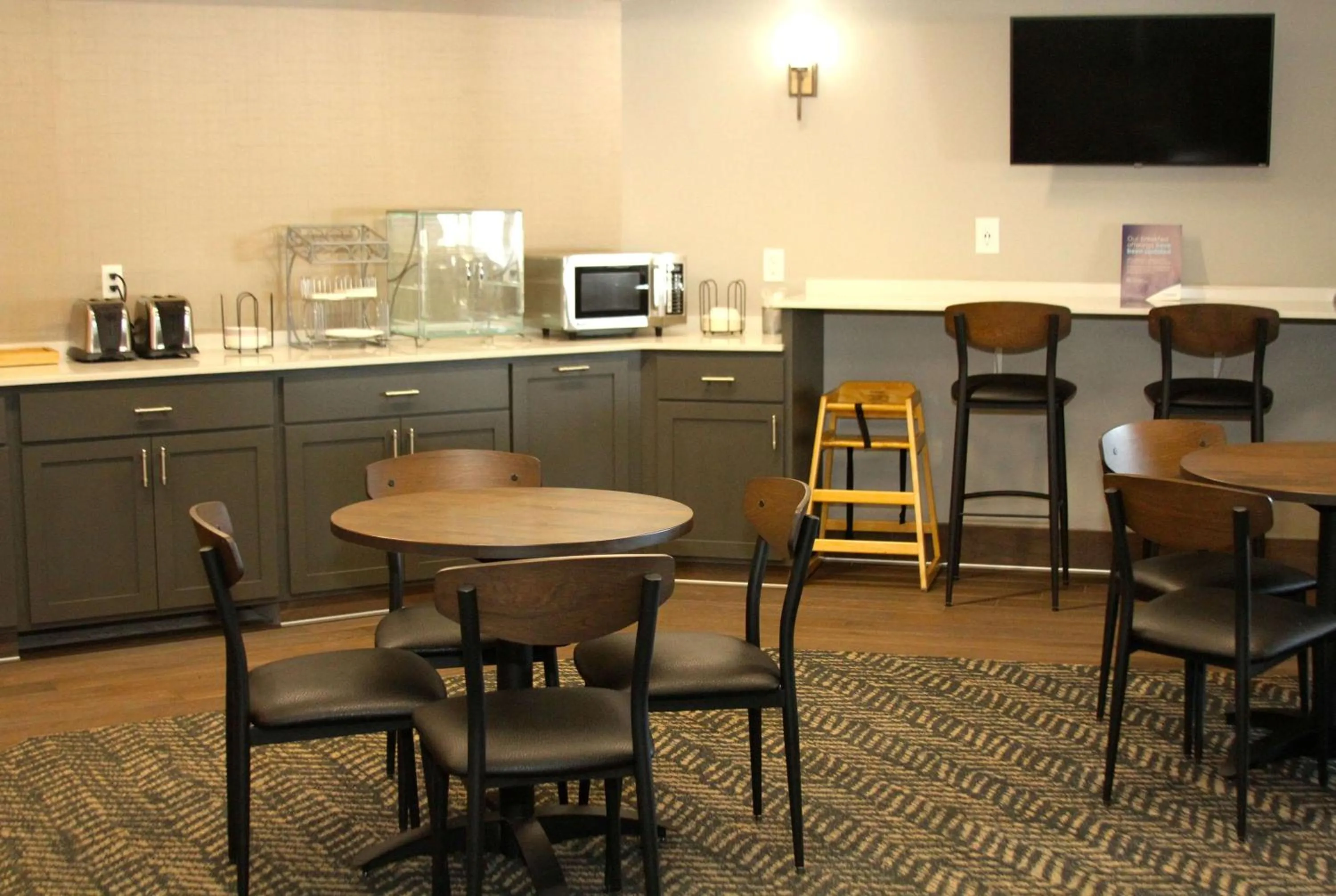 Restaurant/places to eat in AmericInn by Wyndham Wadena