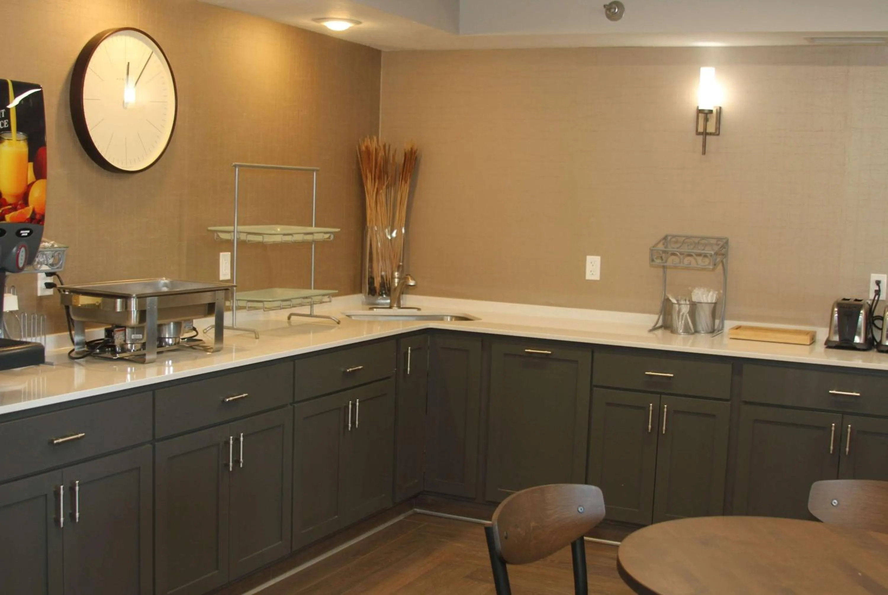 Restaurant/places to eat in AmericInn by Wyndham Wadena