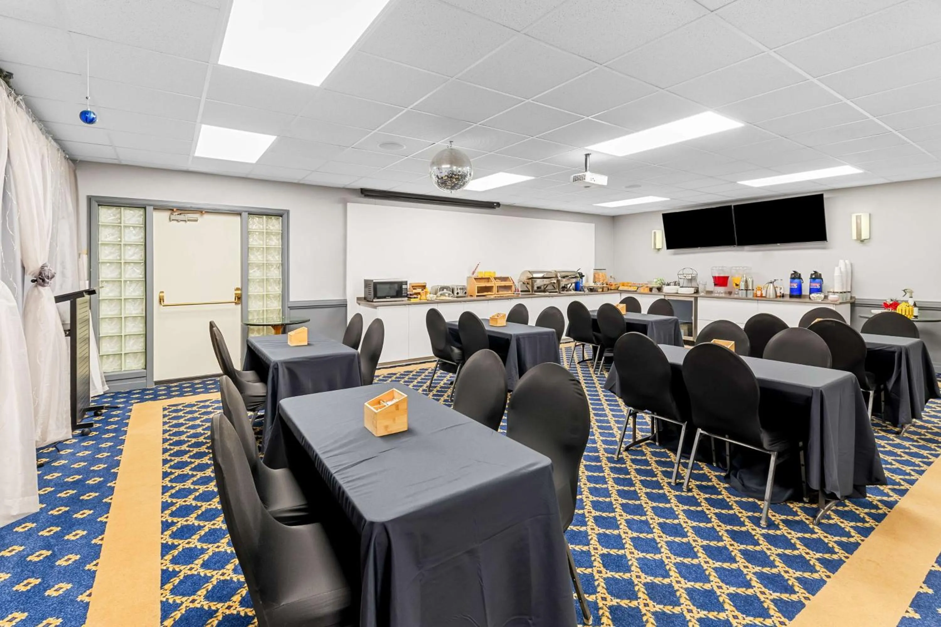 Meeting/conference room in Best Western Cowichan Valley Inn