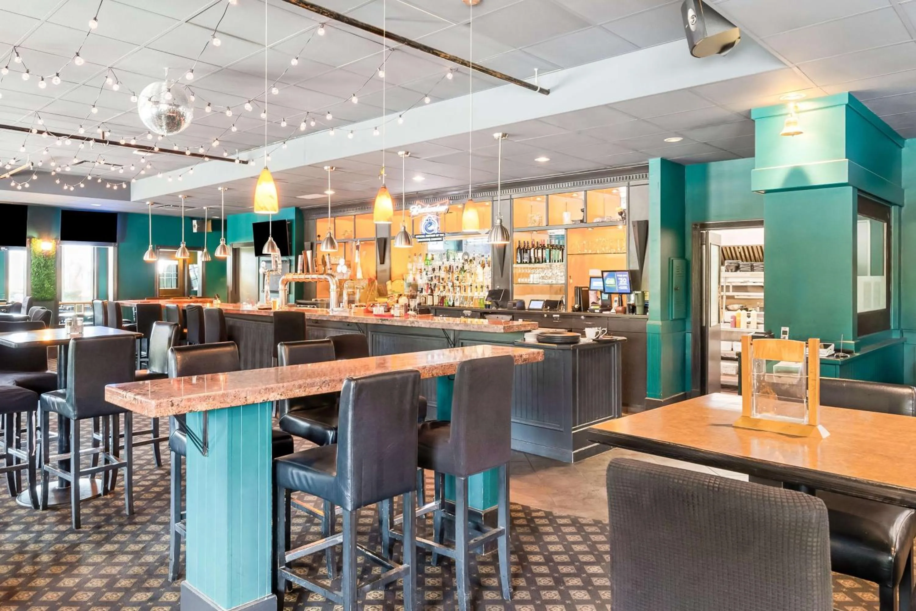 Restaurant/places to eat in Best Western Cowichan Valley Inn