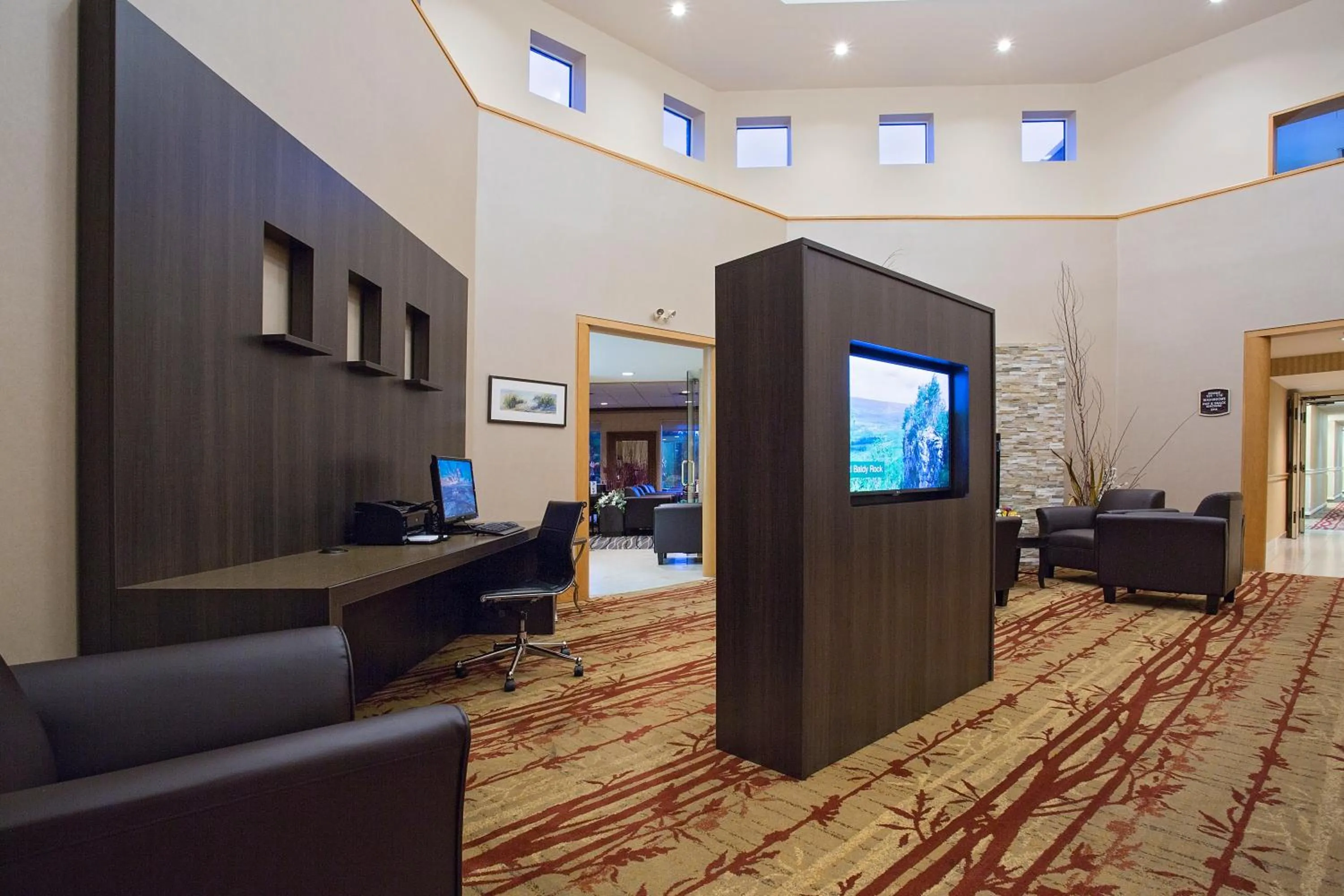 Lobby or reception in Best Western Inn On The Bay