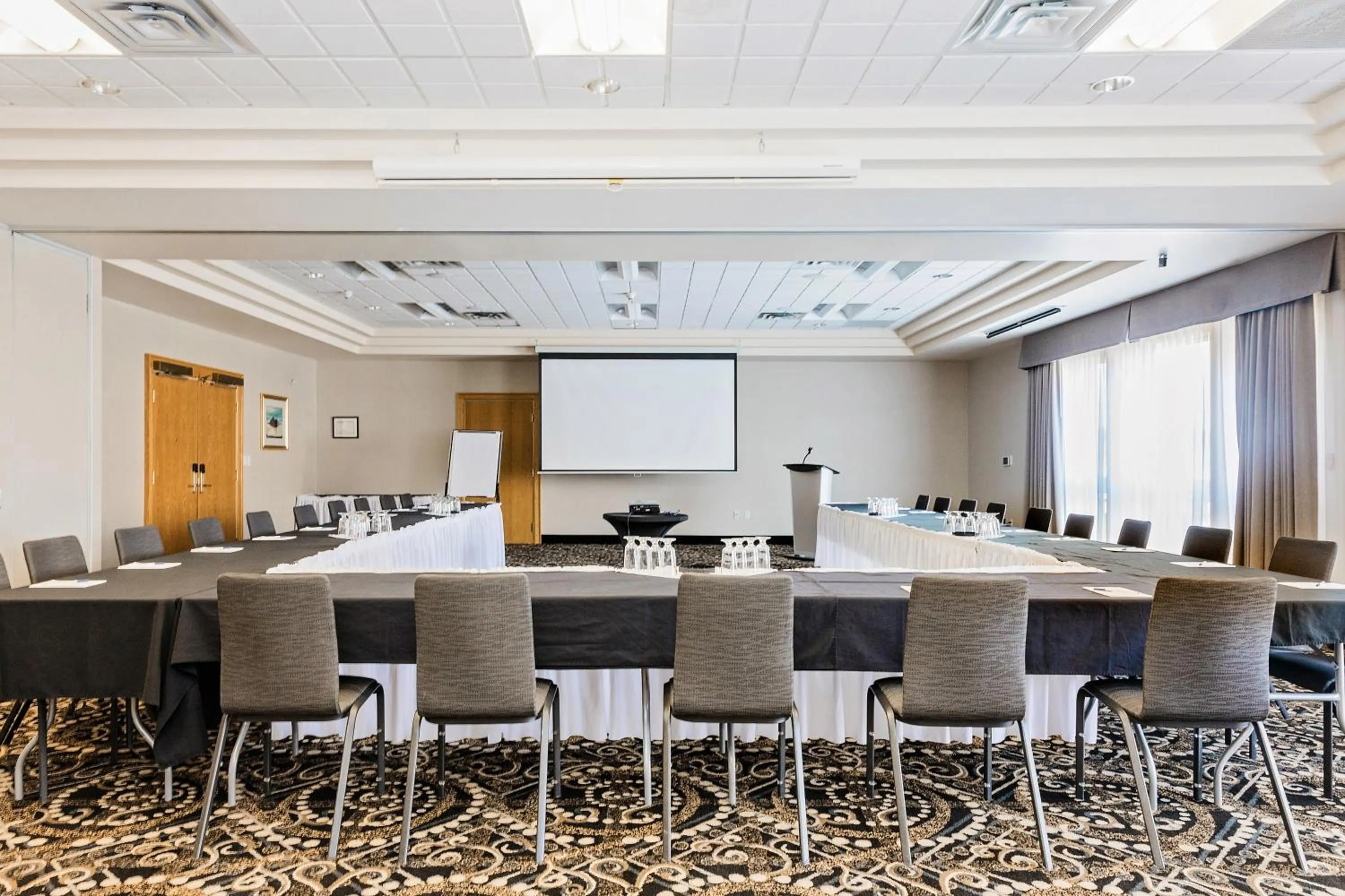 Meeting/conference room in Best Western Inn On The Bay